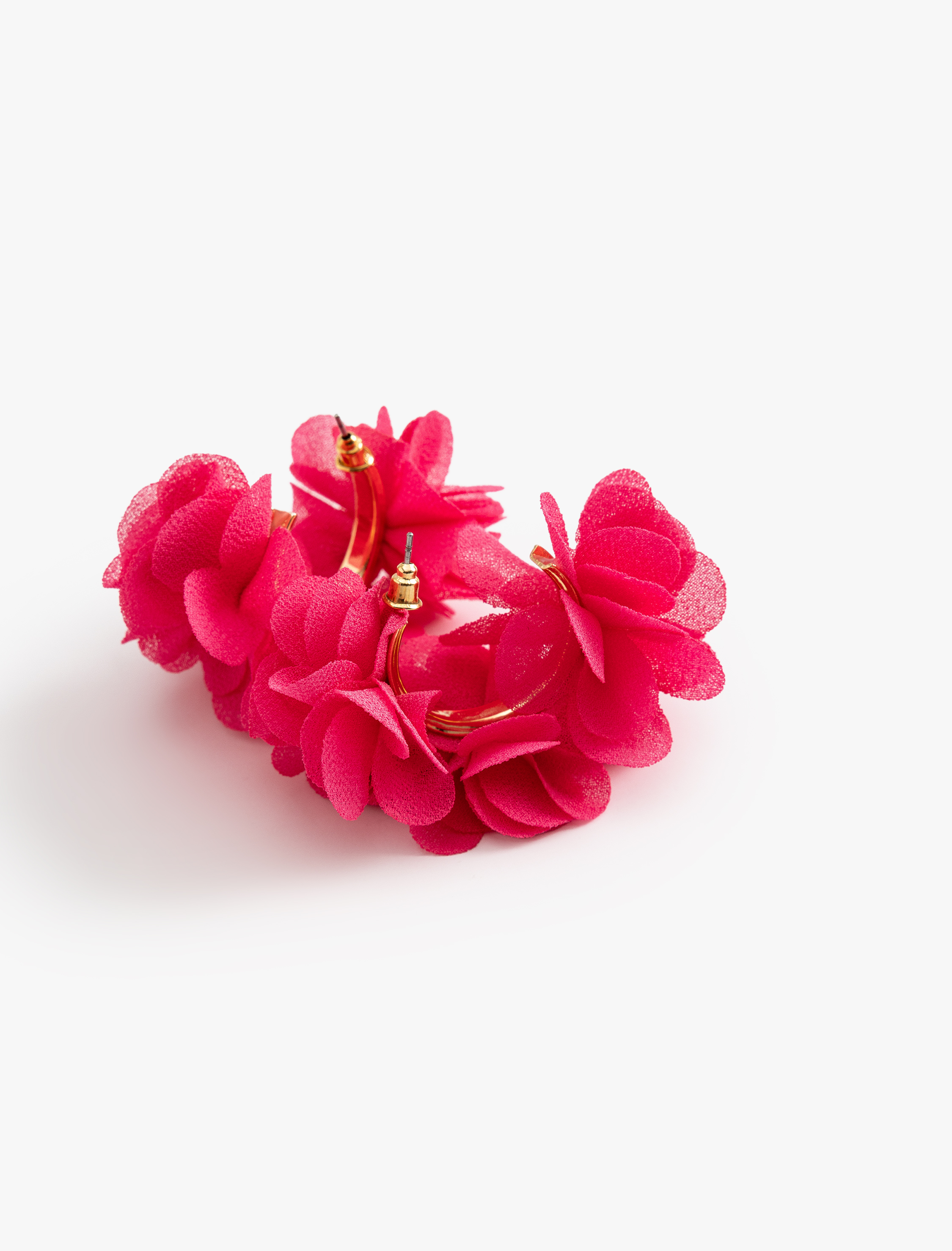  Kadın Çiçekli Halka Küpe Hacimli