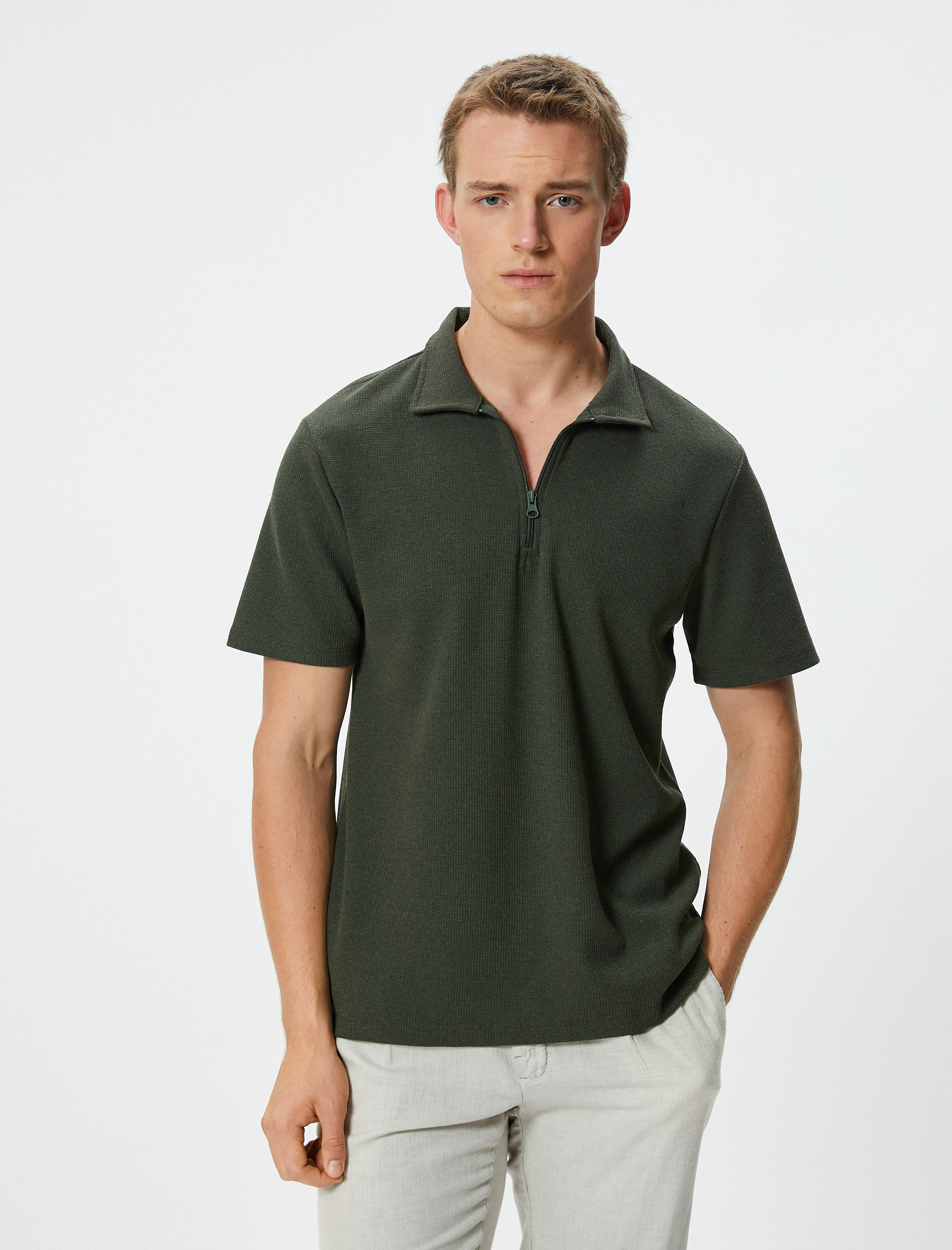   Yarım Fermuarlı Polo Tişört Kısa Kollu Dokulu