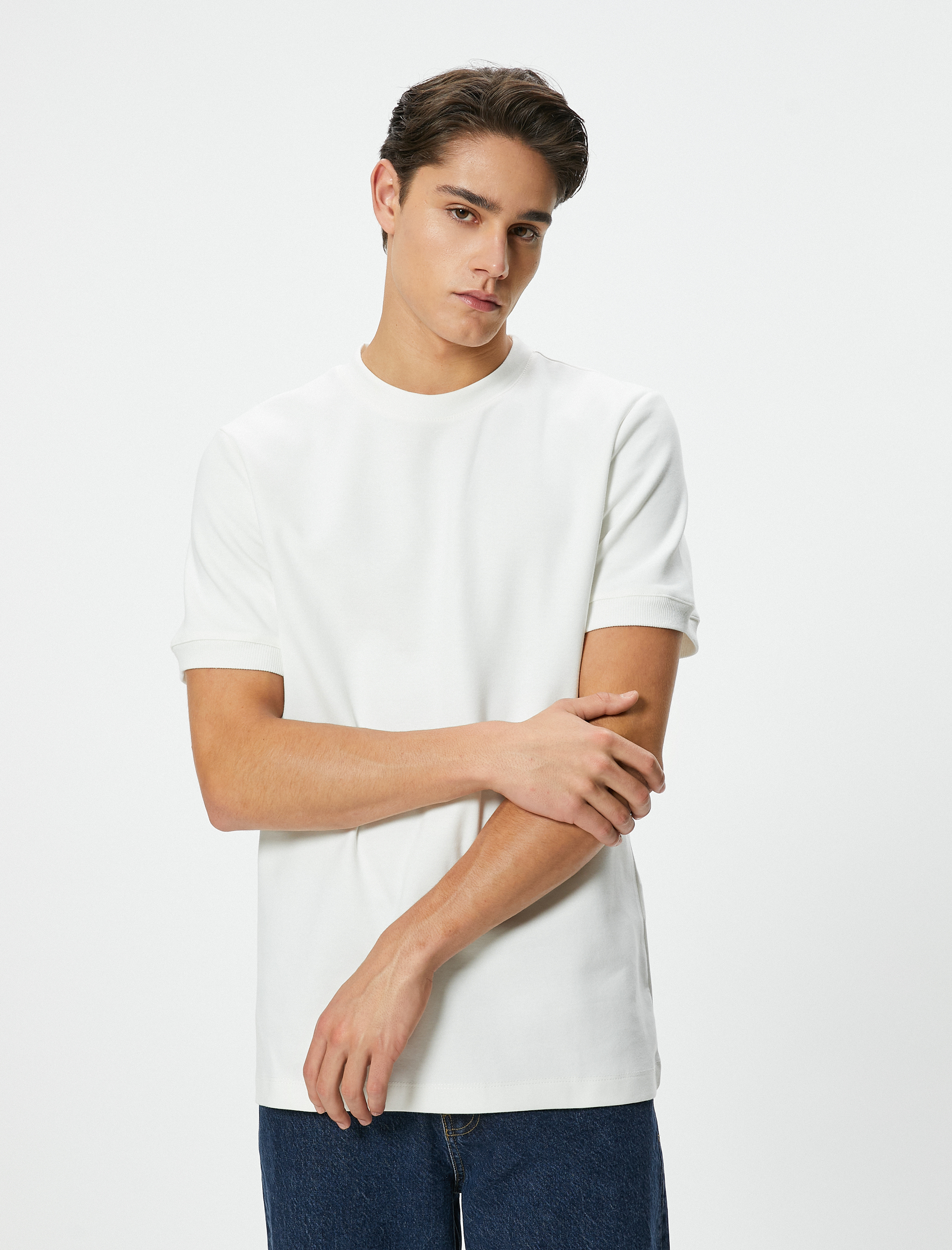   Kısa Kollu Pamuklu Bisiklet Yaka Tişört