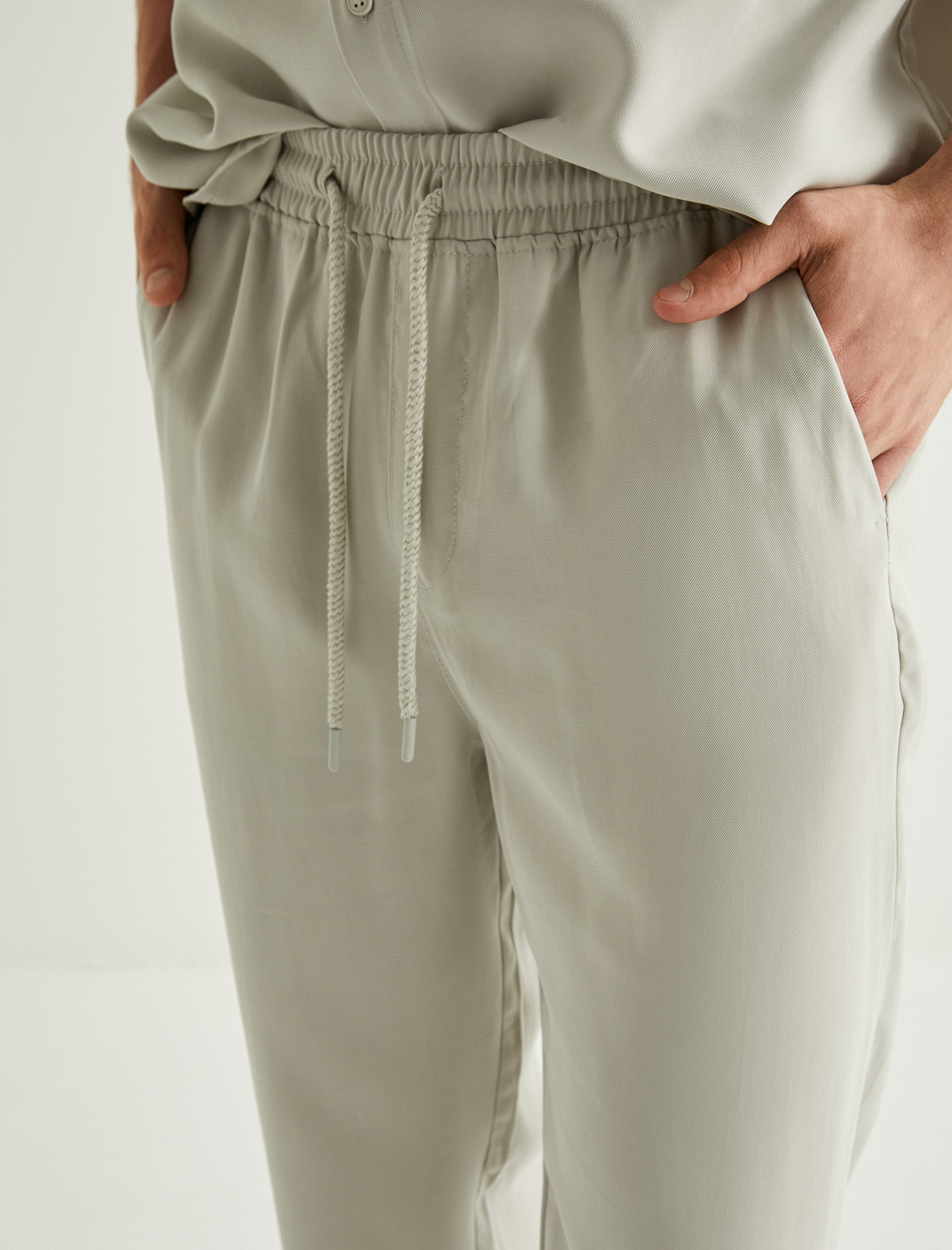   Gabardin Pantolon Beli Bağcıklı Cep Detaylı