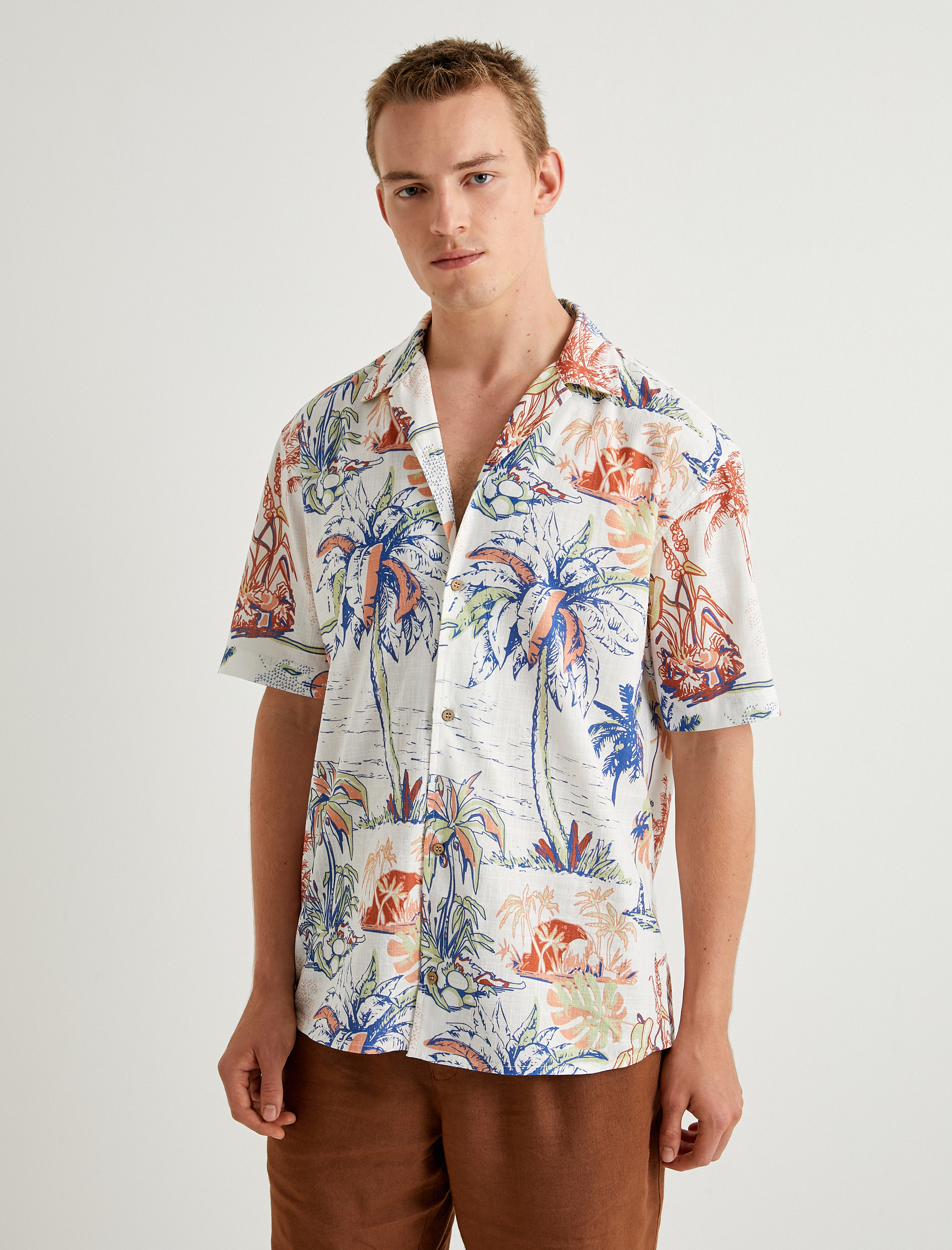   Hawaii Gömlek Kısa Kollu Desenli Düğmeli Yaka Detaylı Pamuklu Regular Fit