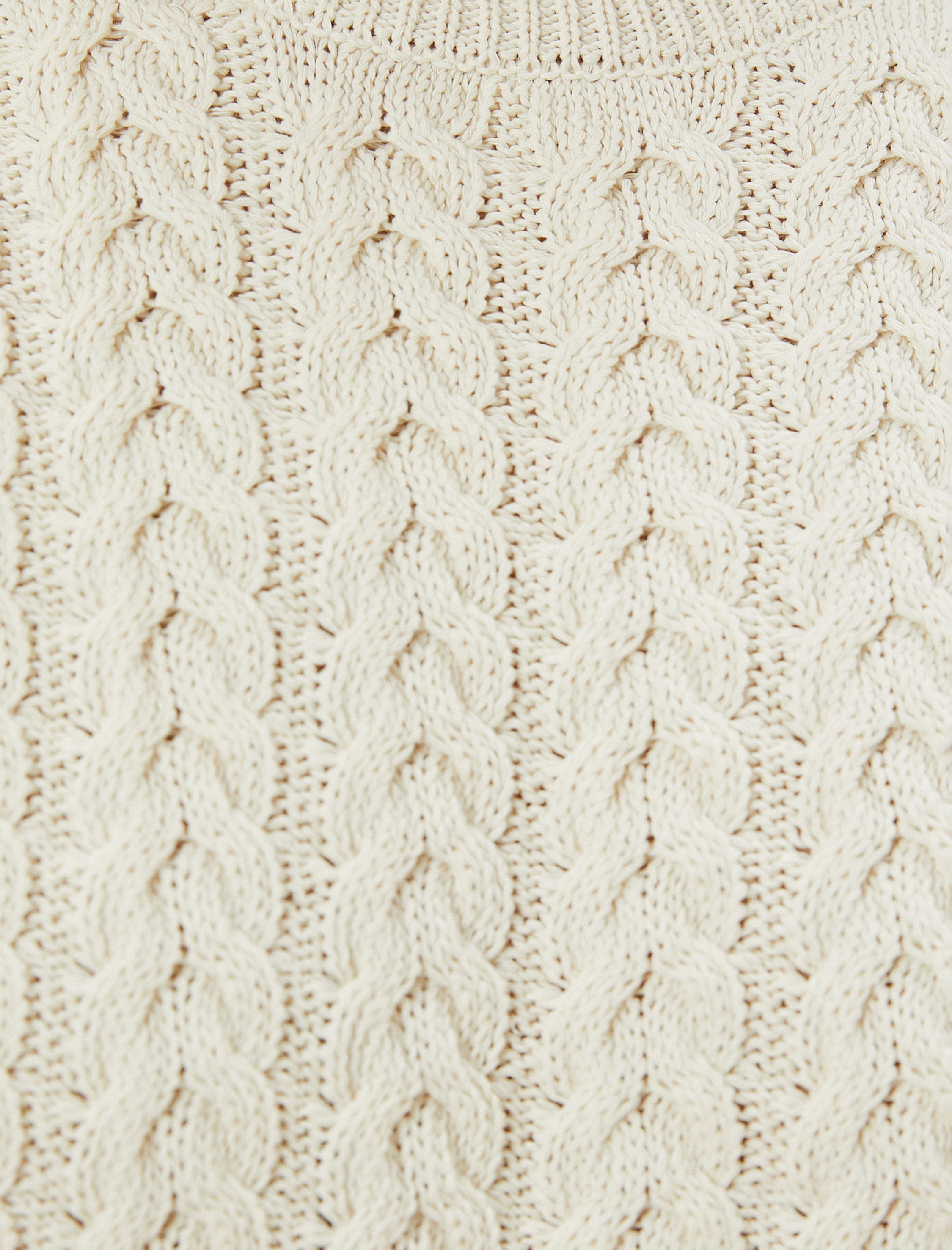   Desenli Yuvarlak Yaka Kısa Saç Örgü Süveter