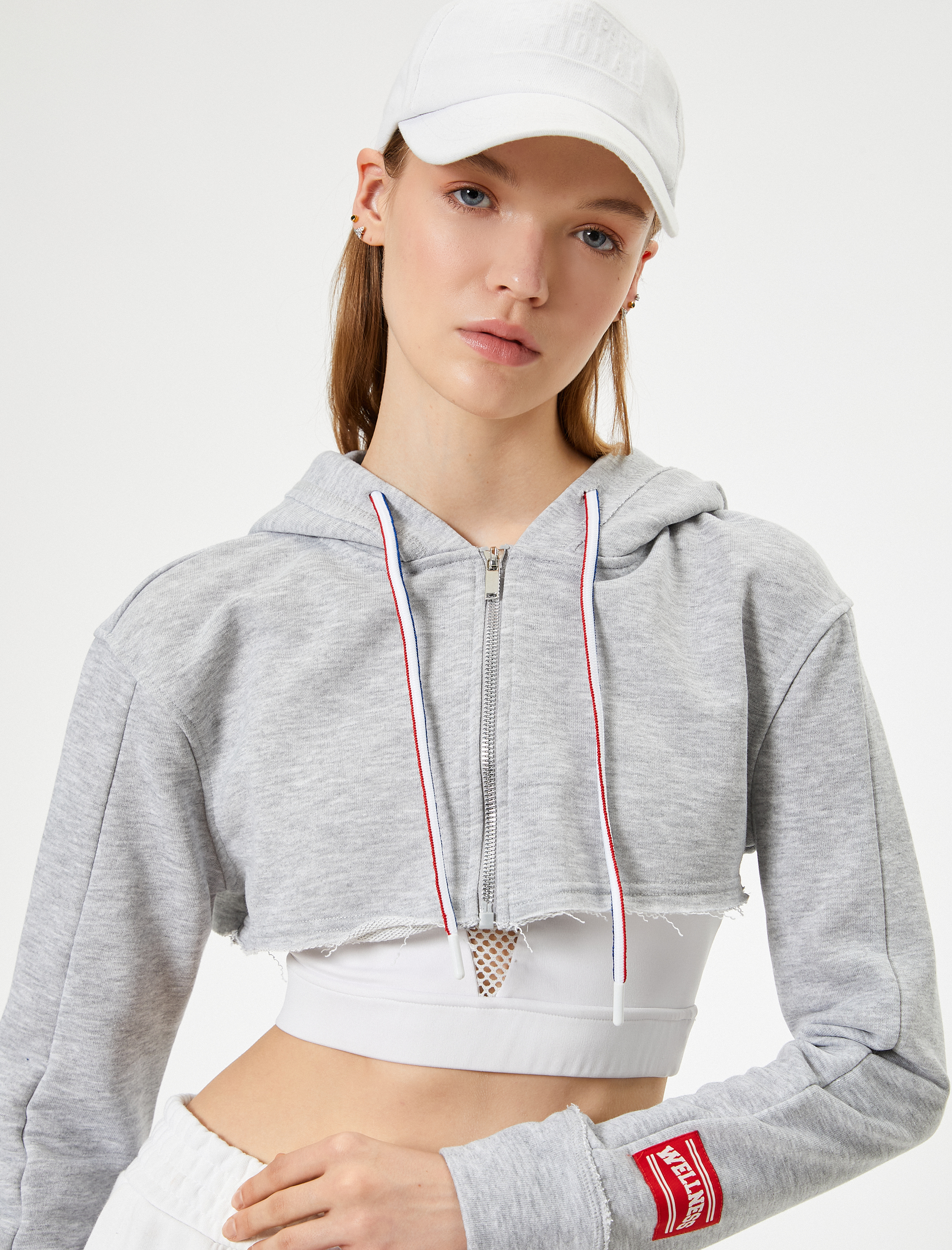 Koton Kadın Crop Spor Sweatshirt Kapüşonlu Fermuarlı Rahat Kesim -1