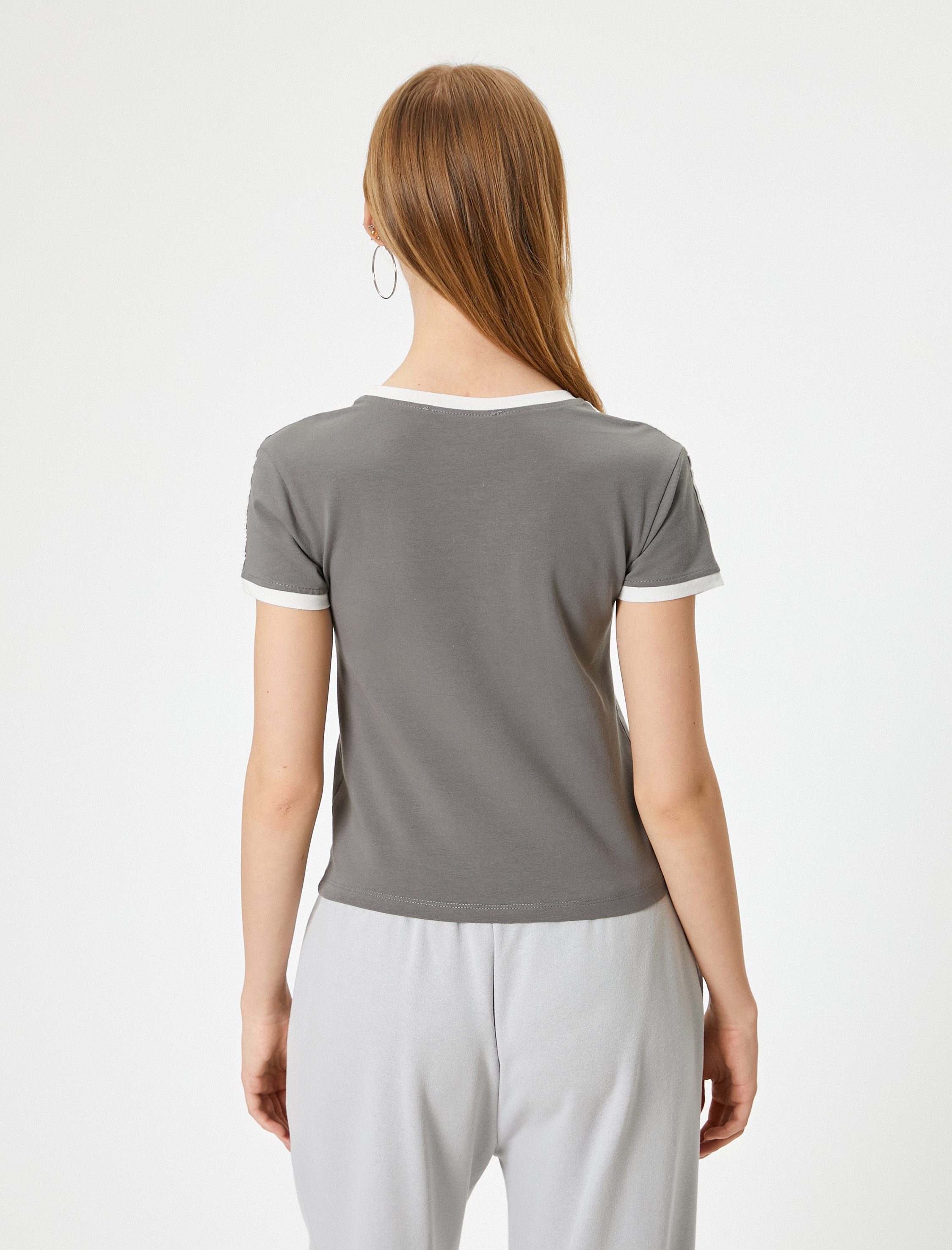 Kolej Tişört Baskılı Slim Fit Bisiklet Yaka Şerit Detaylı