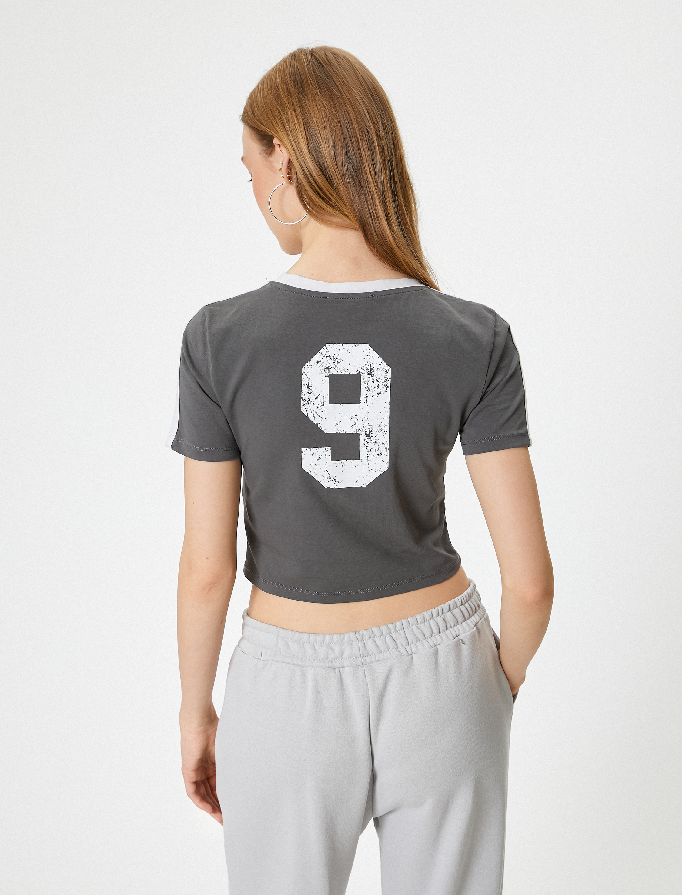   Arkası Baskılı Tişört Crop Bisiklet Yaka Likralı Slim Fit