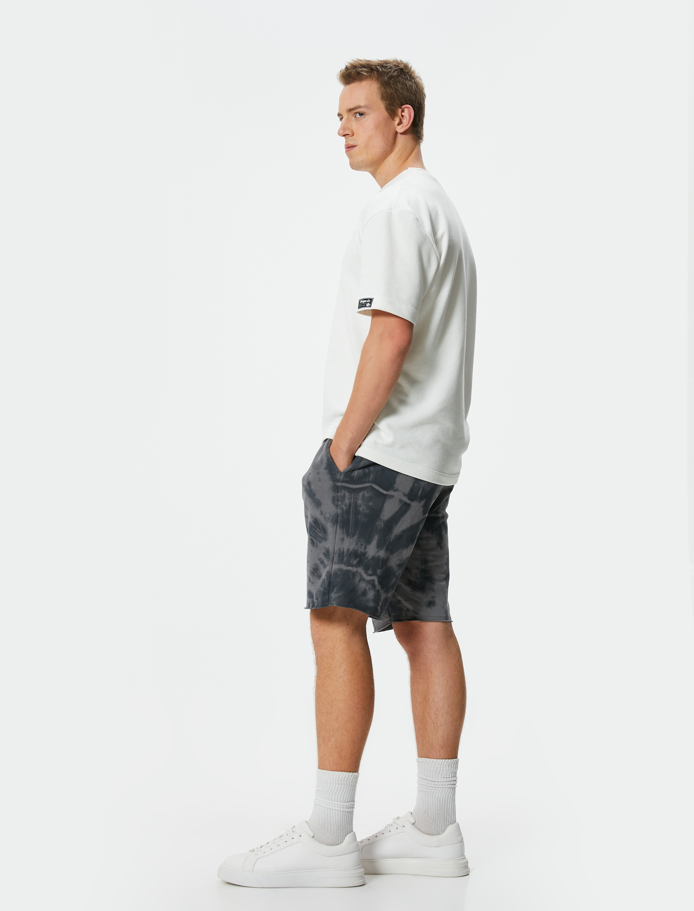   Oversize Bermuda Şort Beli Bağcıklı Soyut Baskılı Cepli