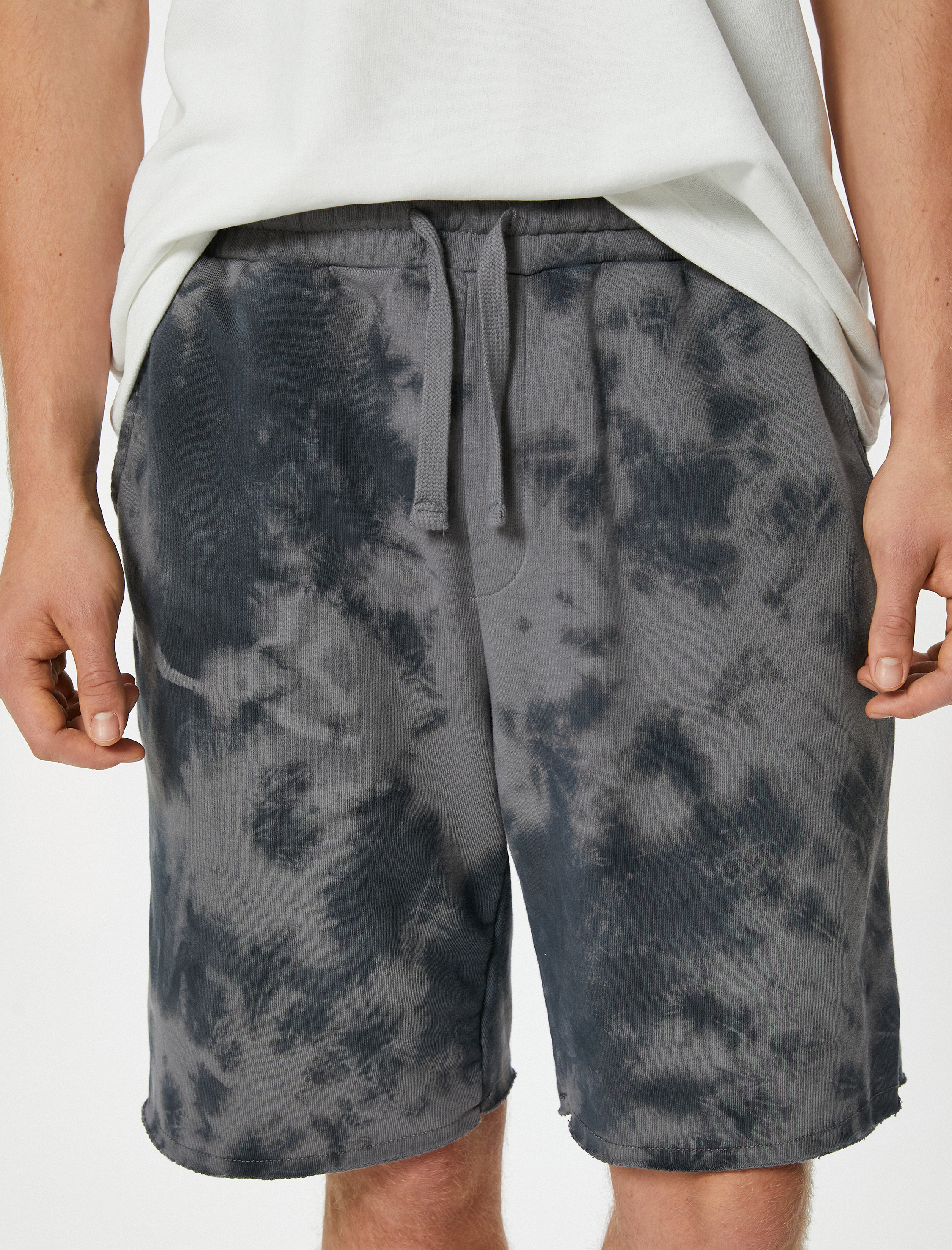   Oversize Bermuda Şort Beli Bağcıklı Soyut Baskılı Cepli