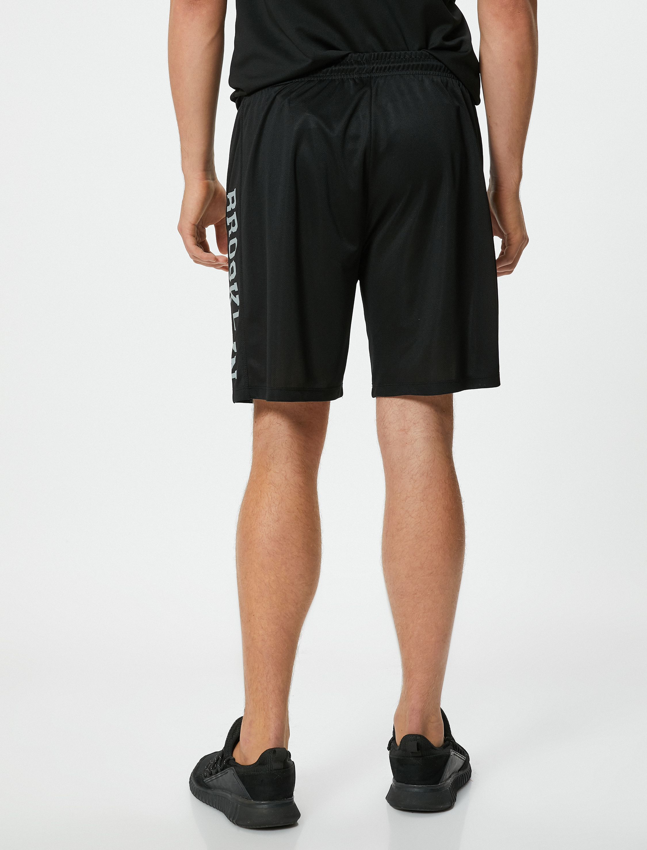   Spor Şort Slogan Baskılı Cep Detaylı