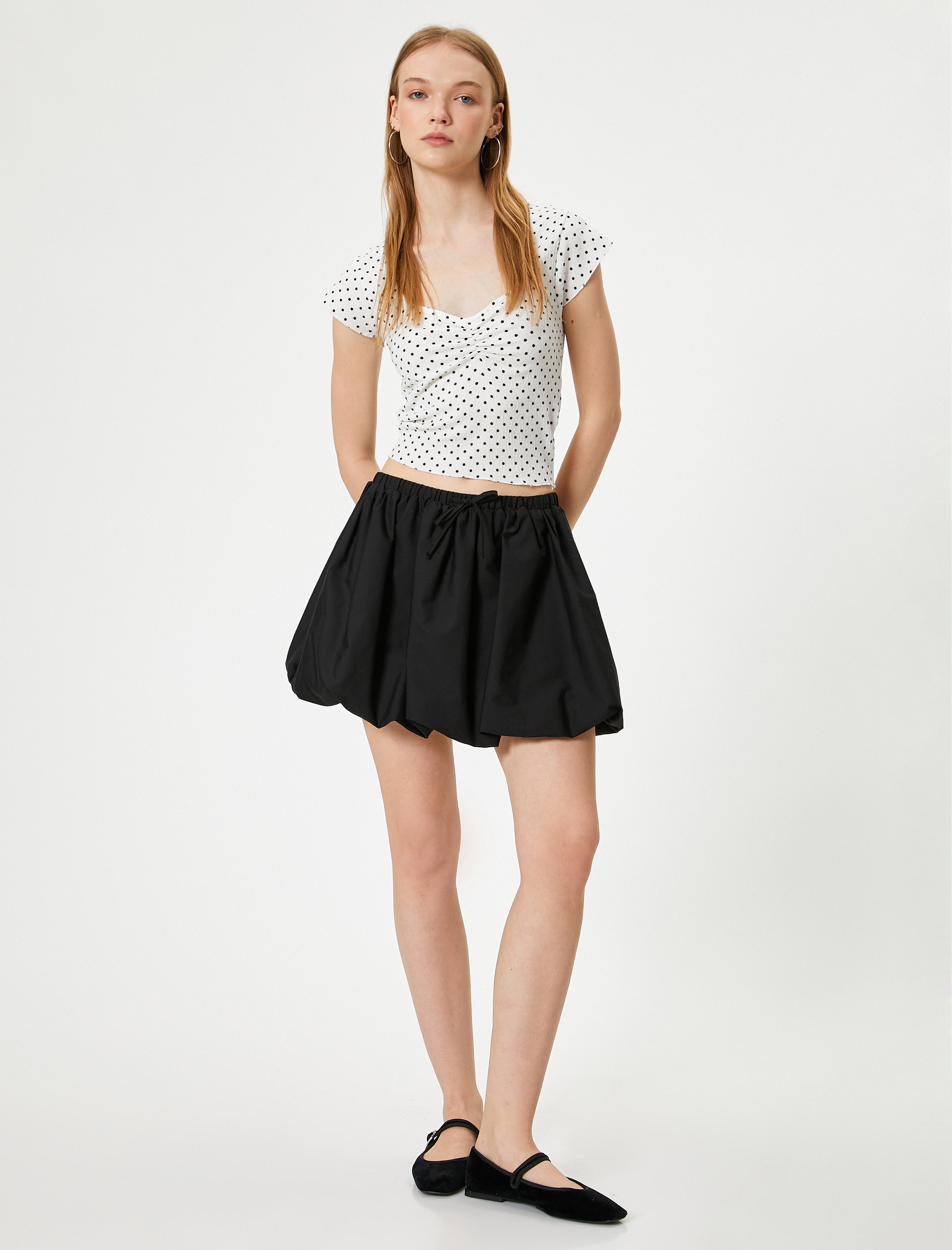   V Yaka Tişört Puantiyeli Büzgülü Kısa Kollu Bürümcük