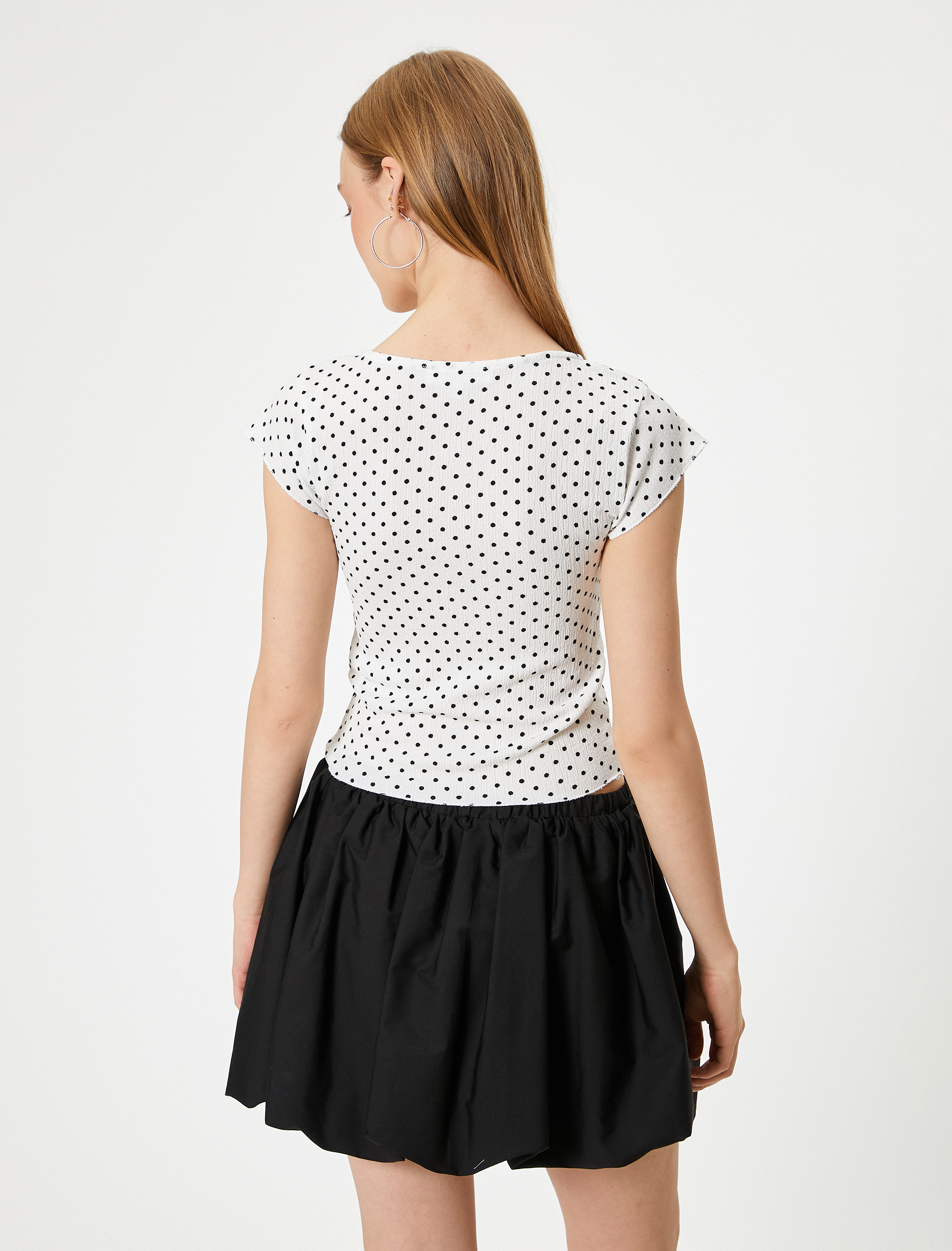   V Yaka Tişört Puantiyeli Büzgülü Kısa Kollu Bürümcük