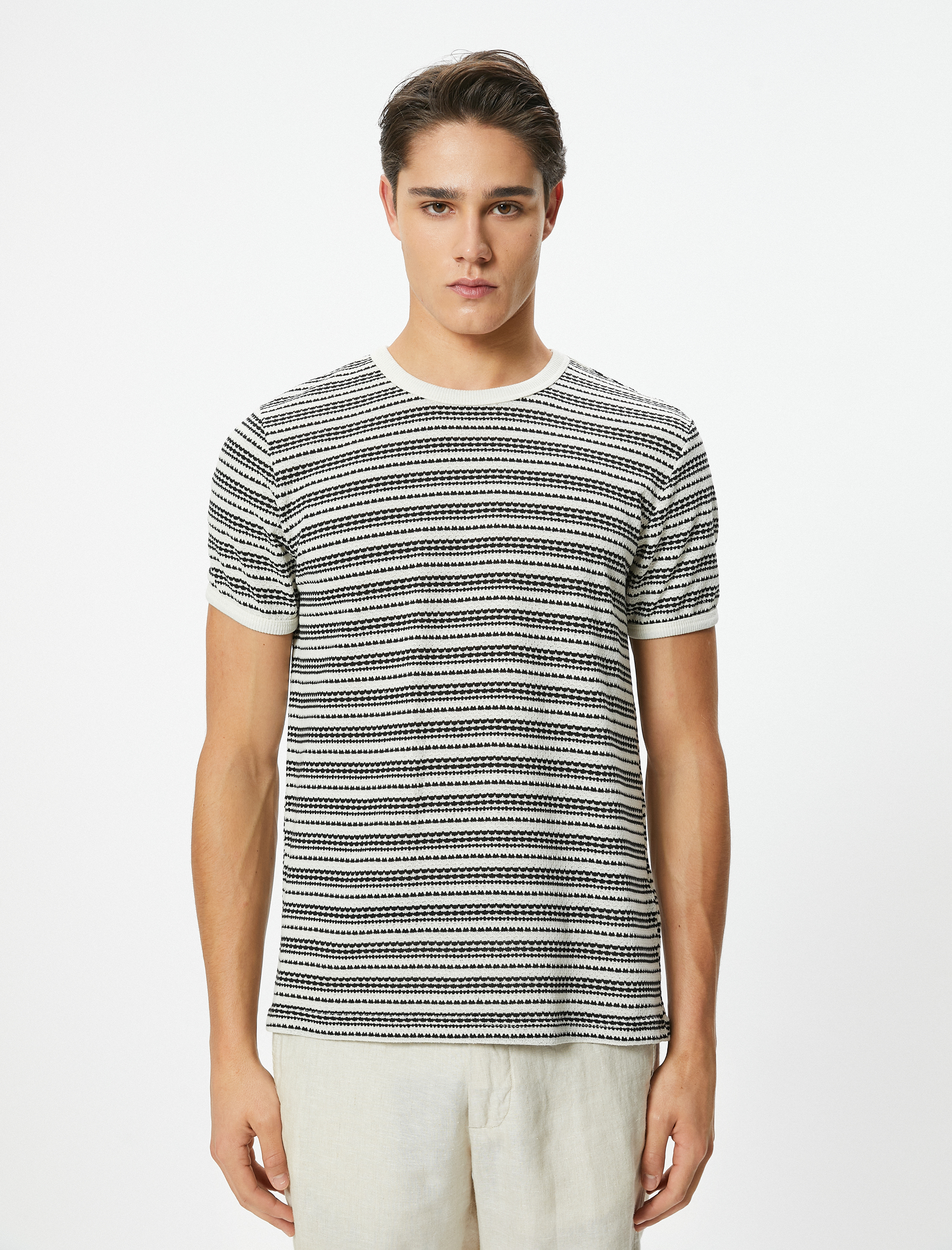   Dokulu Tişört Kısa Kollu Bisiklet Yaka