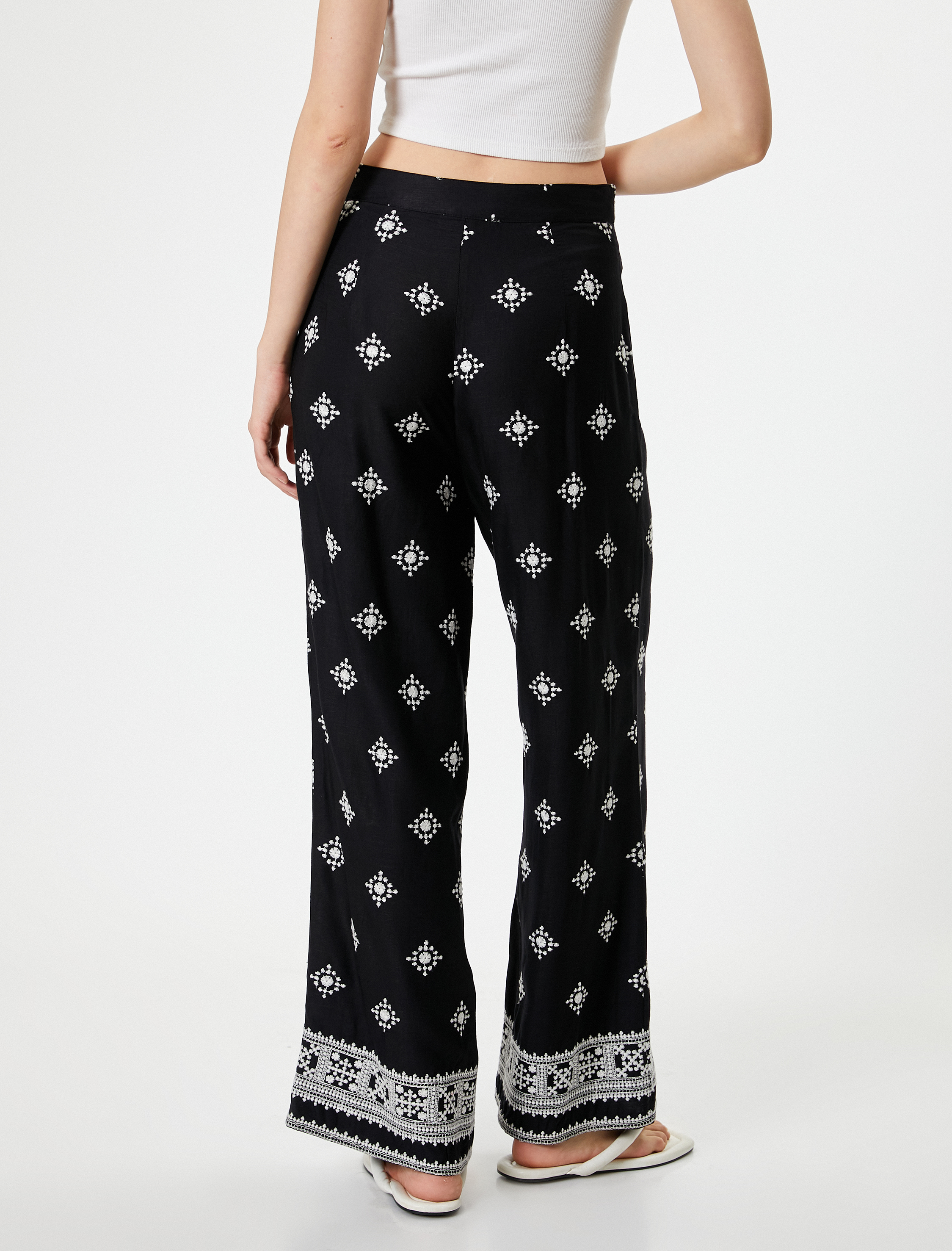   Viskon Pantolon Nakışlı Beli Lastikli Geniş Paça