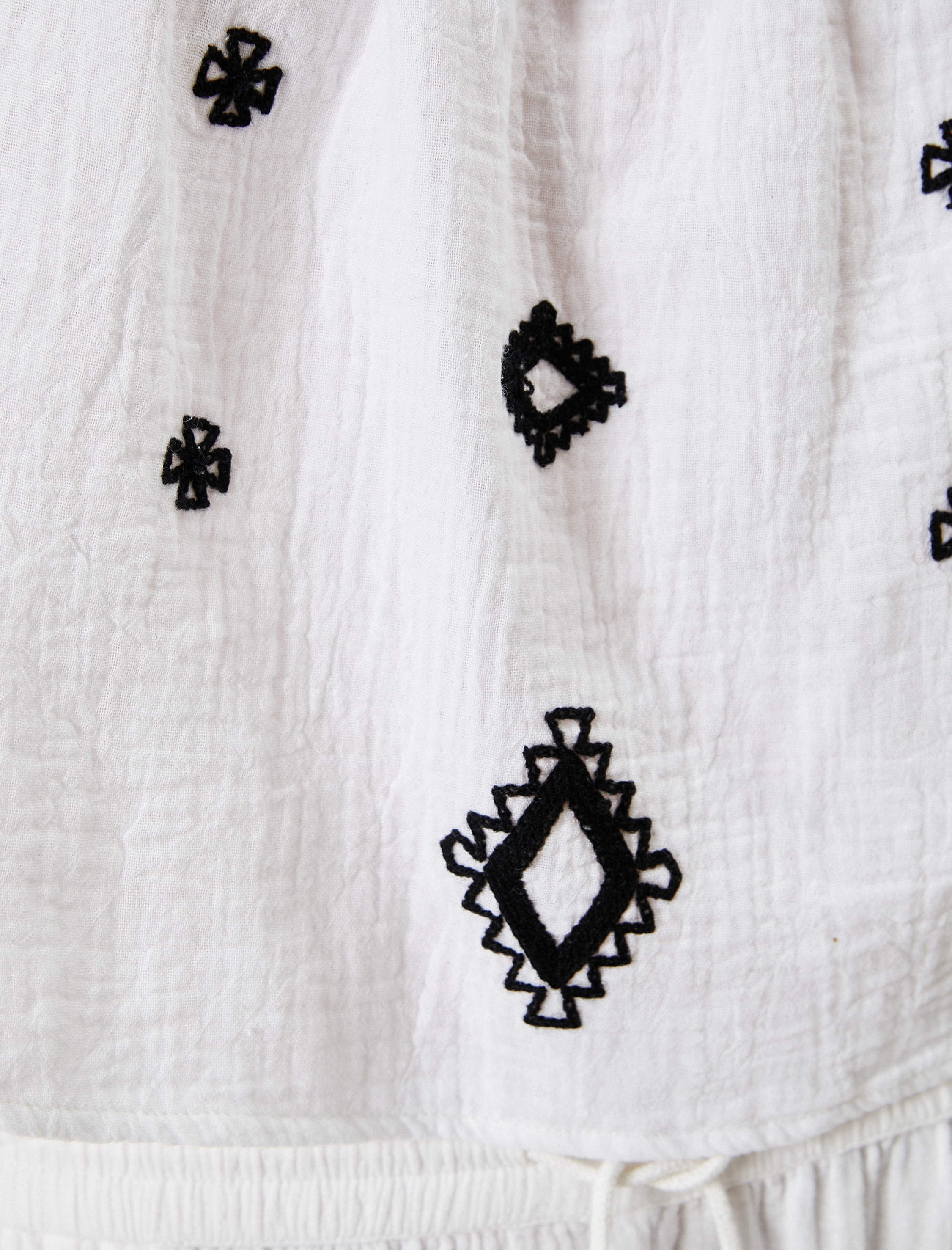 Balon Kol Bluz Crop Kısa Kollu Nakışlı U Yaka