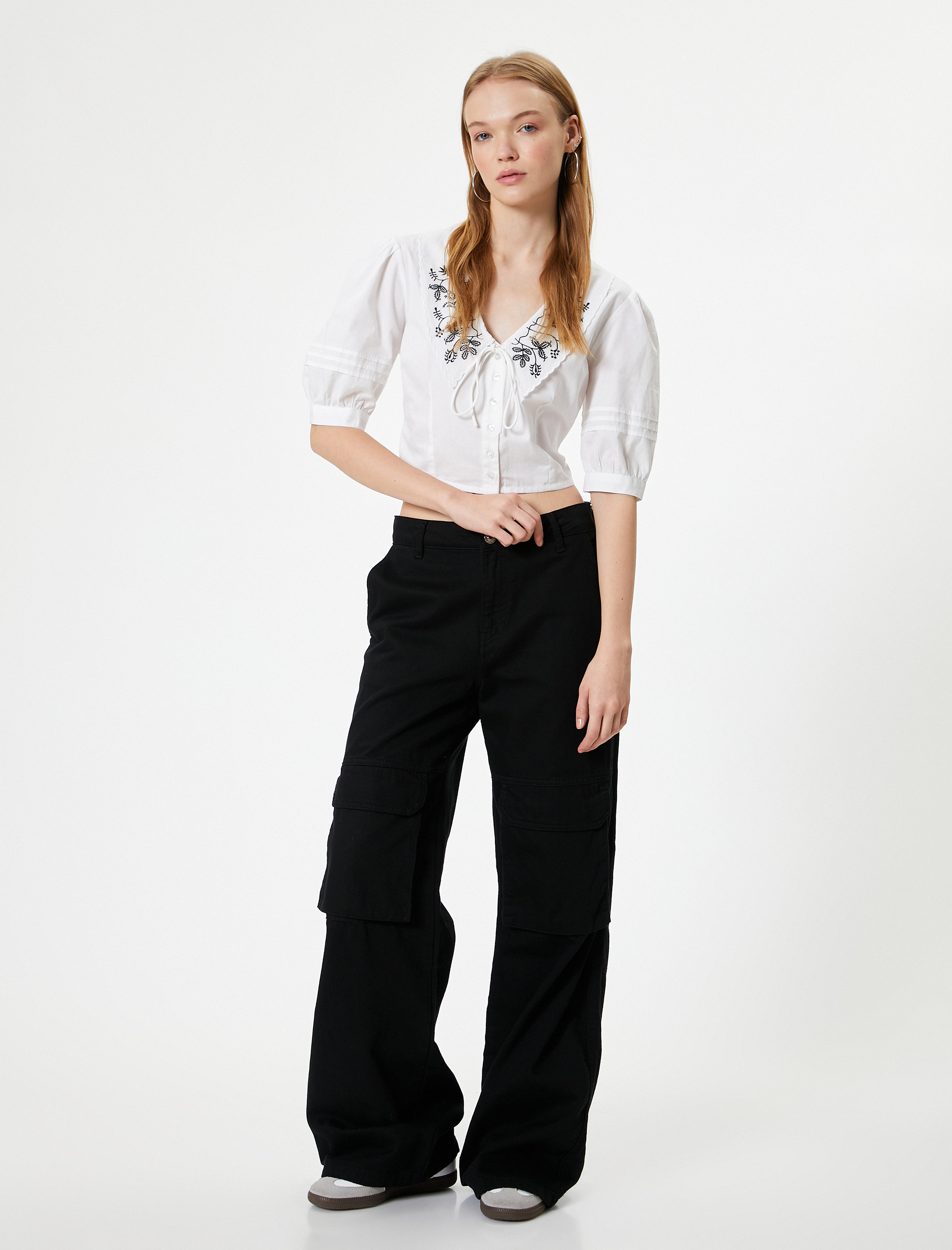   Balon Kol Bluz Bebe Yaka Düğmeli Kısa Kollu Nakışlı Slim Fit