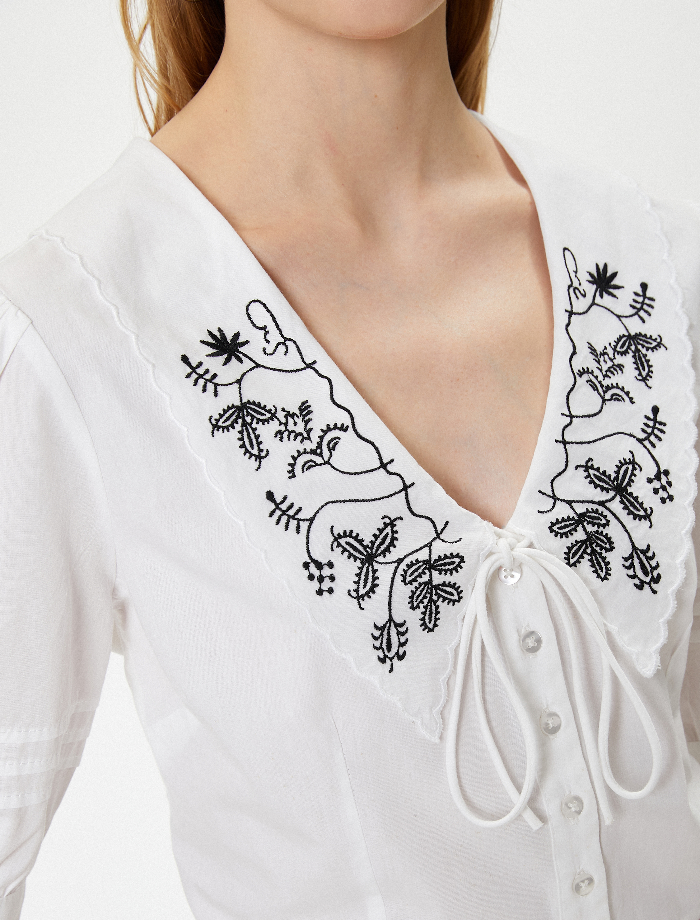   Balon Kol Bluz Bebe Yaka Düğmeli Kısa Kollu Nakışlı Slim Fit