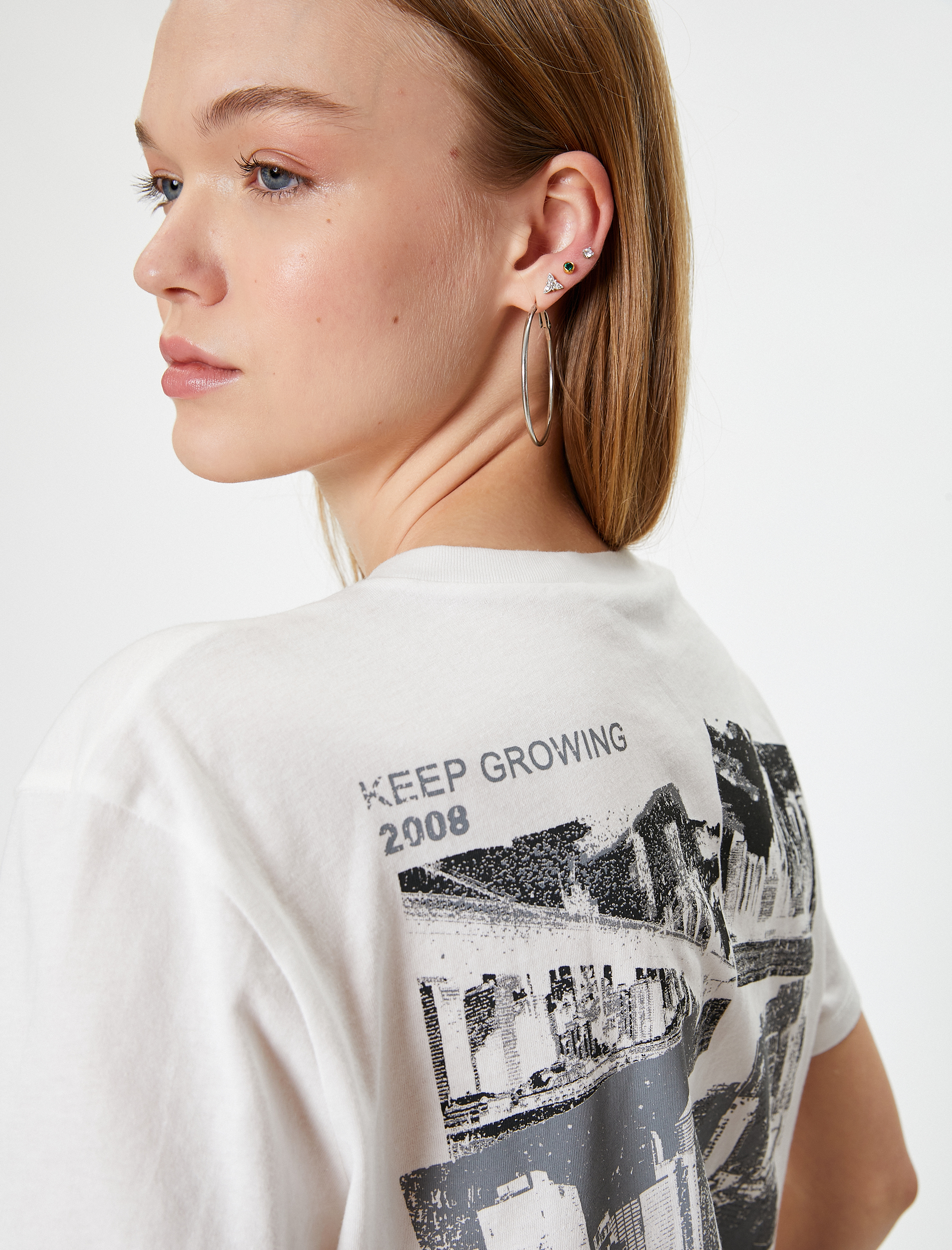   Arkası Baskılı Tişört Relax Fit Bisiklet Yaka Kısa Kollu