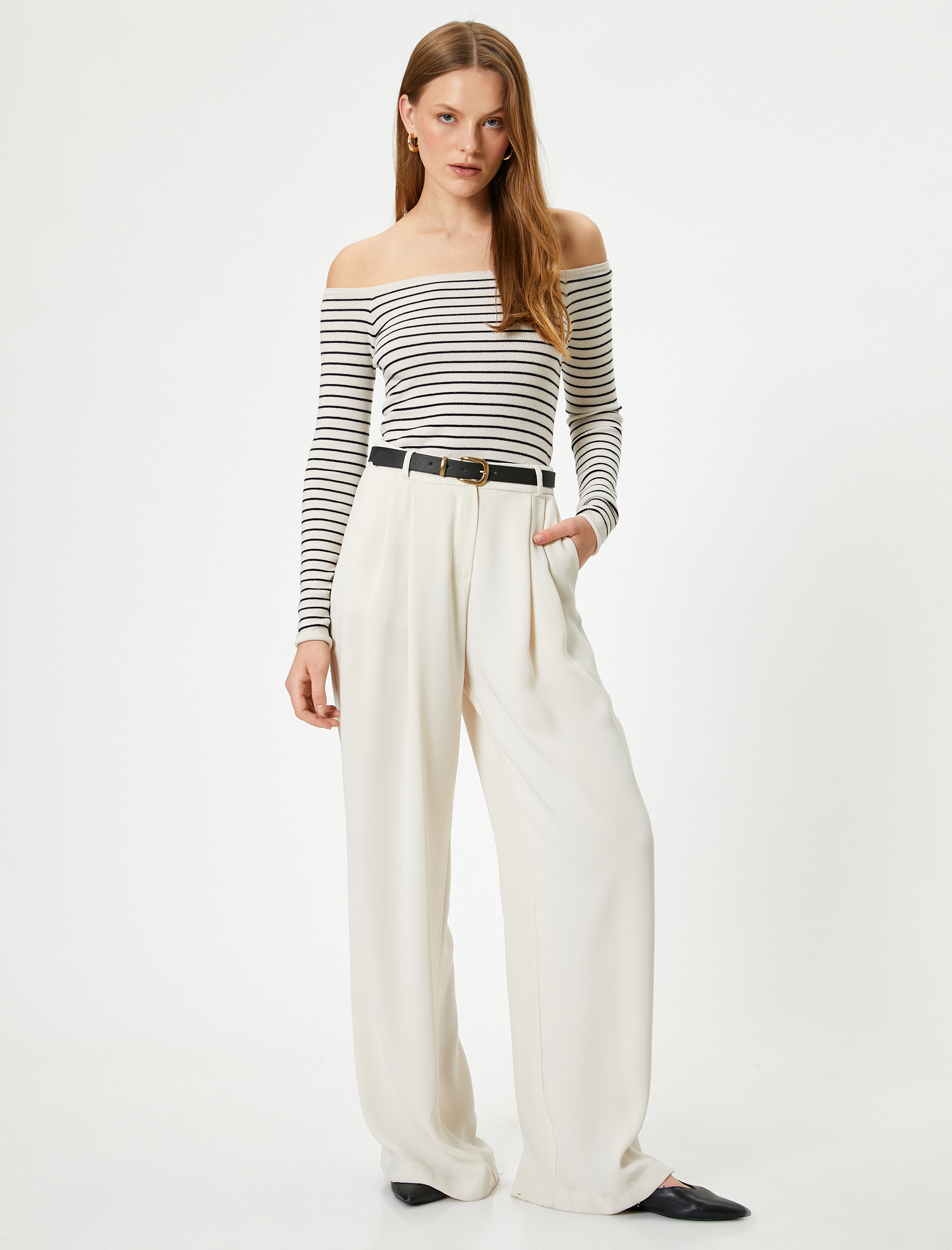 Uzun Kollu Kayık Yaka Omzu Açık Çizgili Triko Kazak