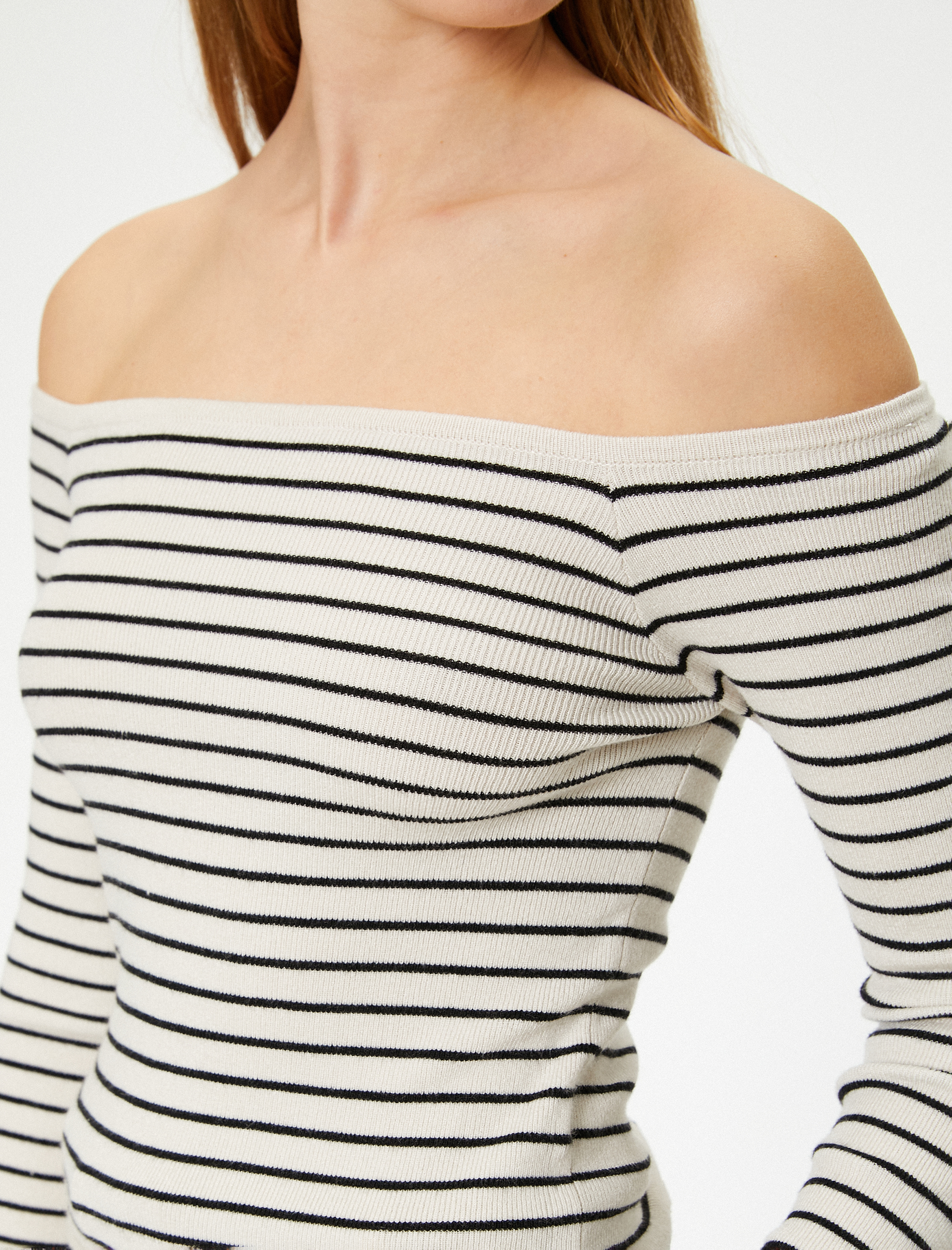 Uzun Kollu Kayık Yaka Omzu Açık Çizgili Triko Kazak
