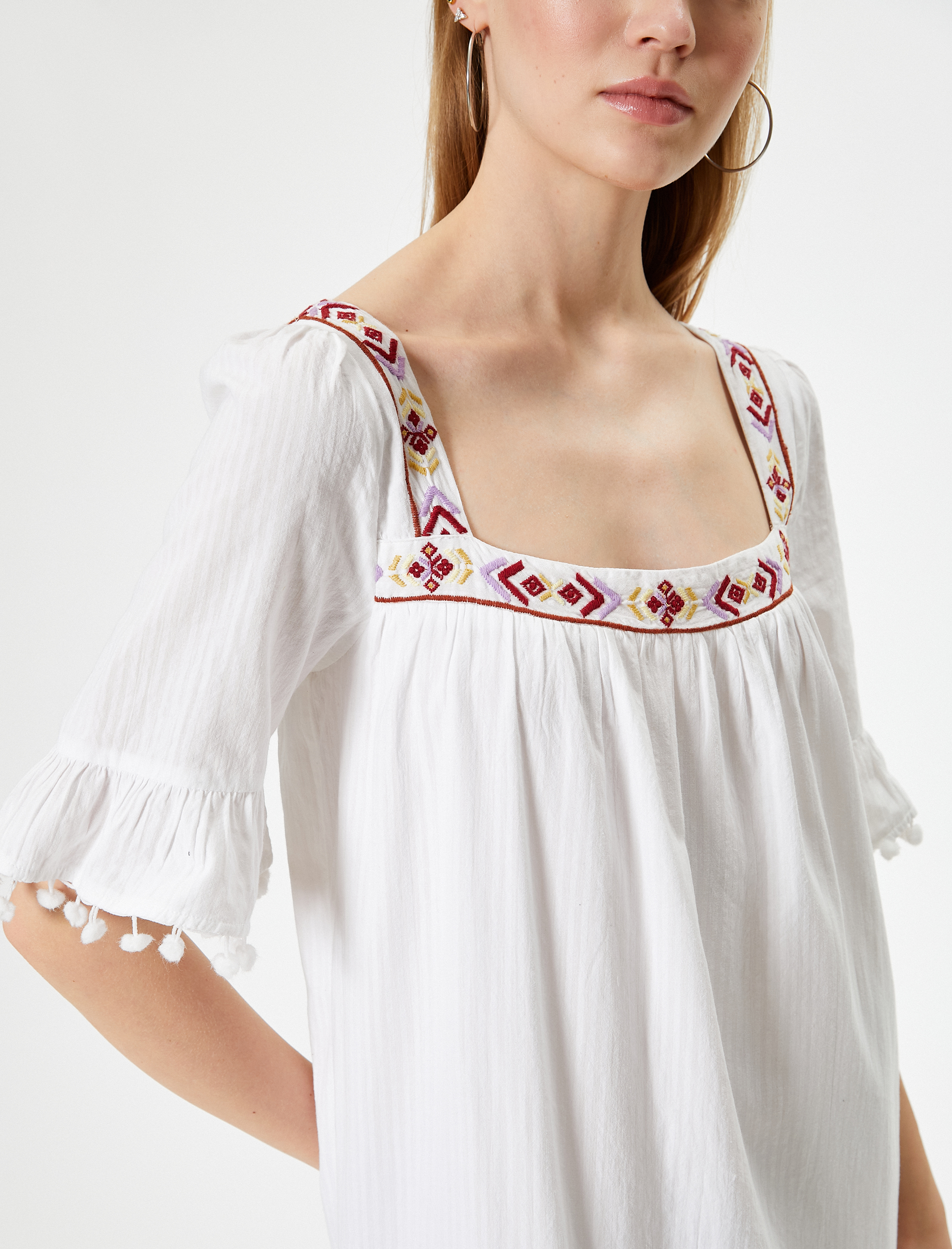   Balon Kol Elbise Kare Yaka İşlemeli Bağlama Detaylı