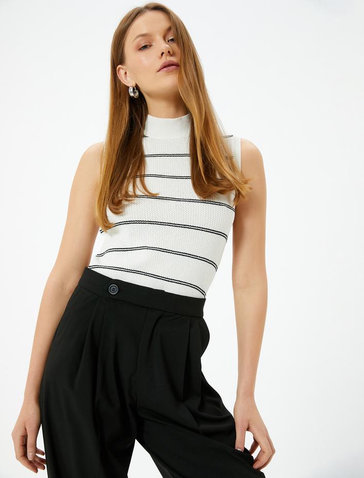  Kolsuz Dik Yaka Çizgili Triko Üst