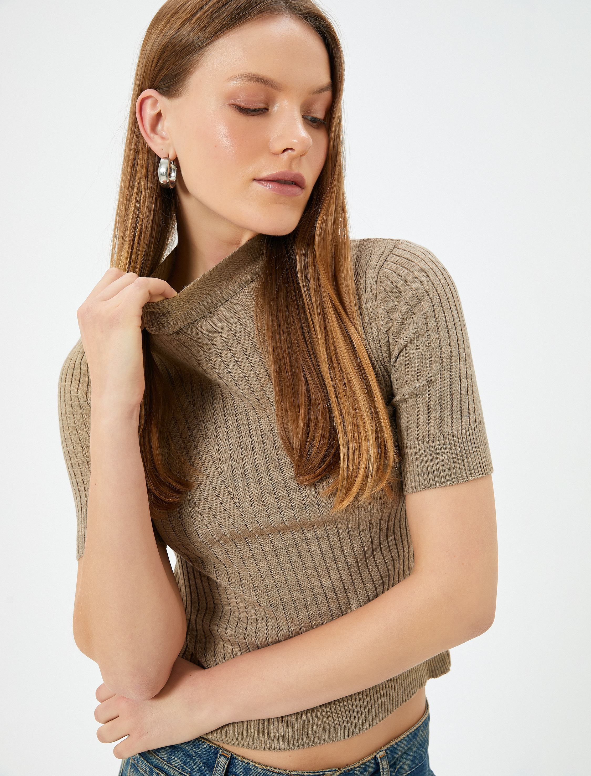   Kısa Kollu Dik Yaka Triko Kazak