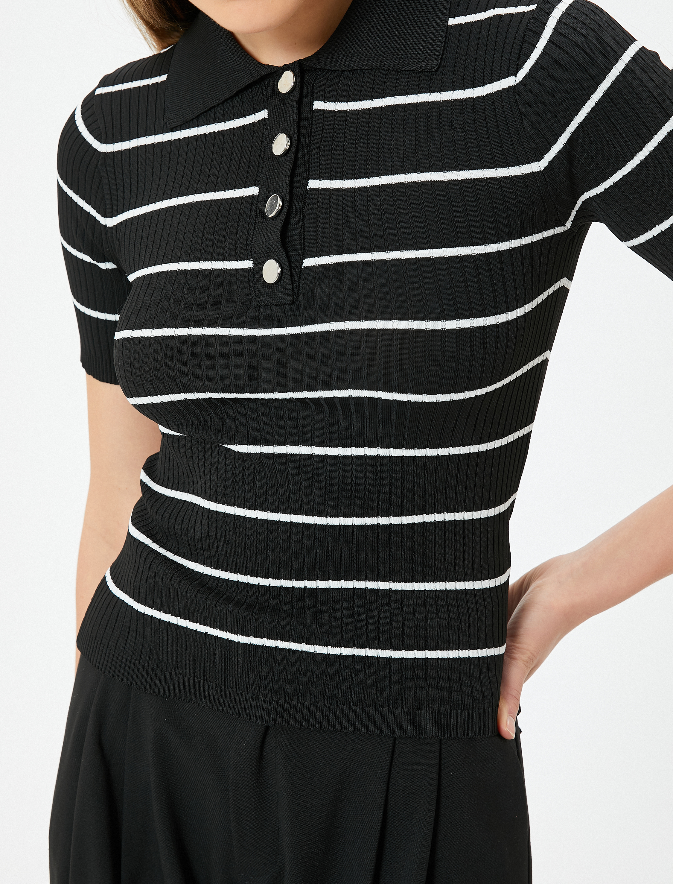   Polo Yaka Triko Kazak Kısa Kollu Gold Düğme Detaylı