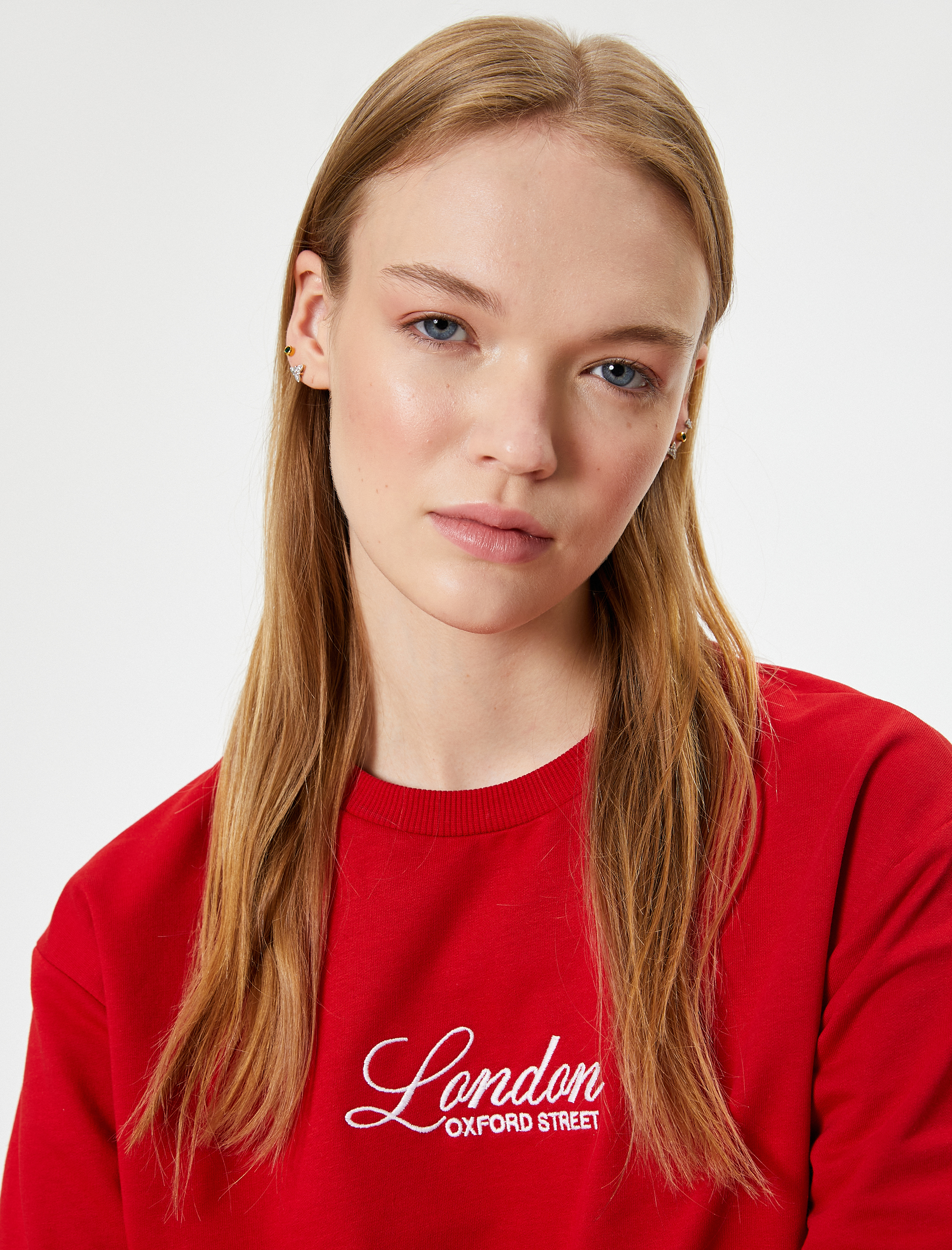   Bisiklet Yaka Tişört Slogan Baskılı Kumaş Detaylı