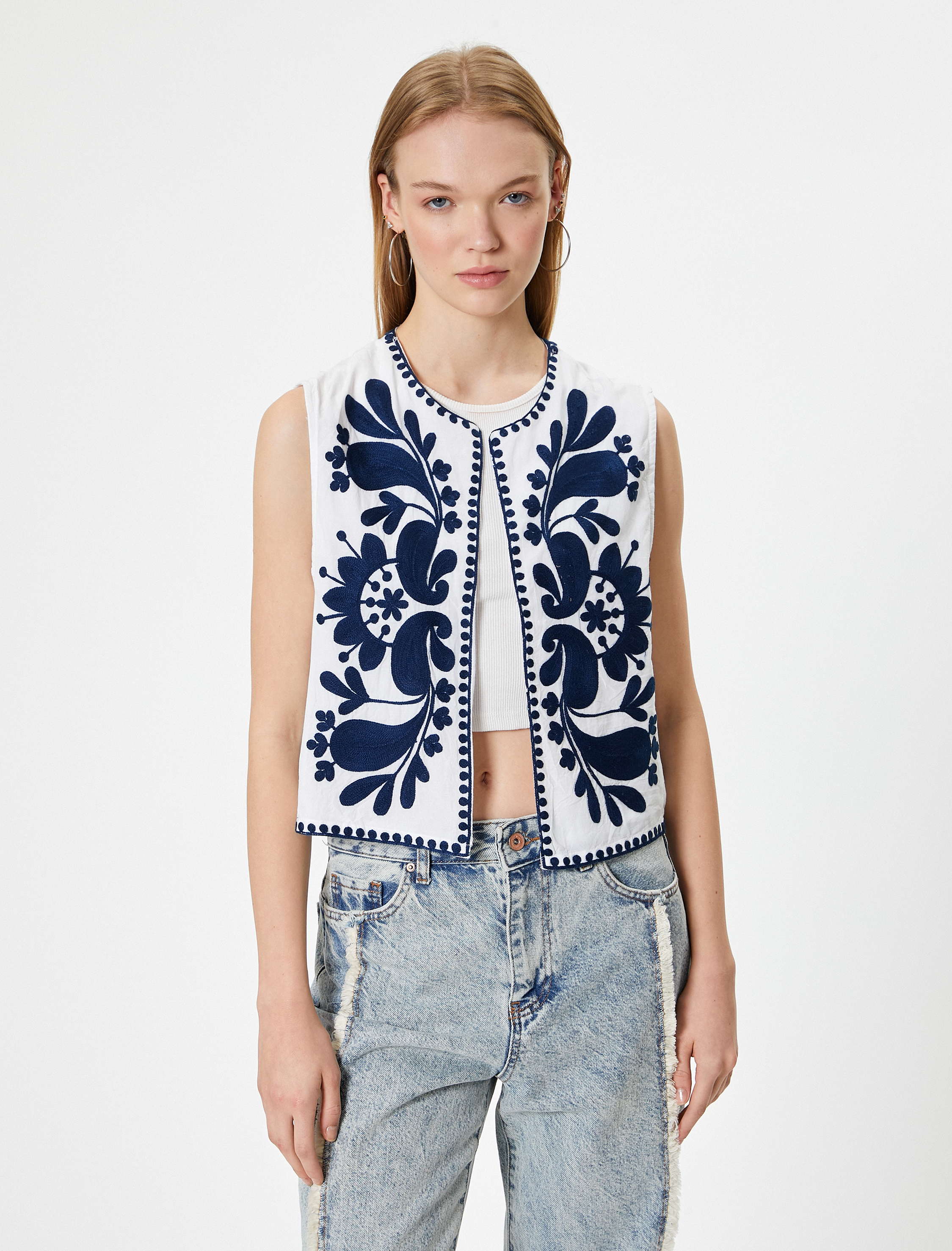   Bisiklet Yaka Yelek İşlemeli Kolsuz