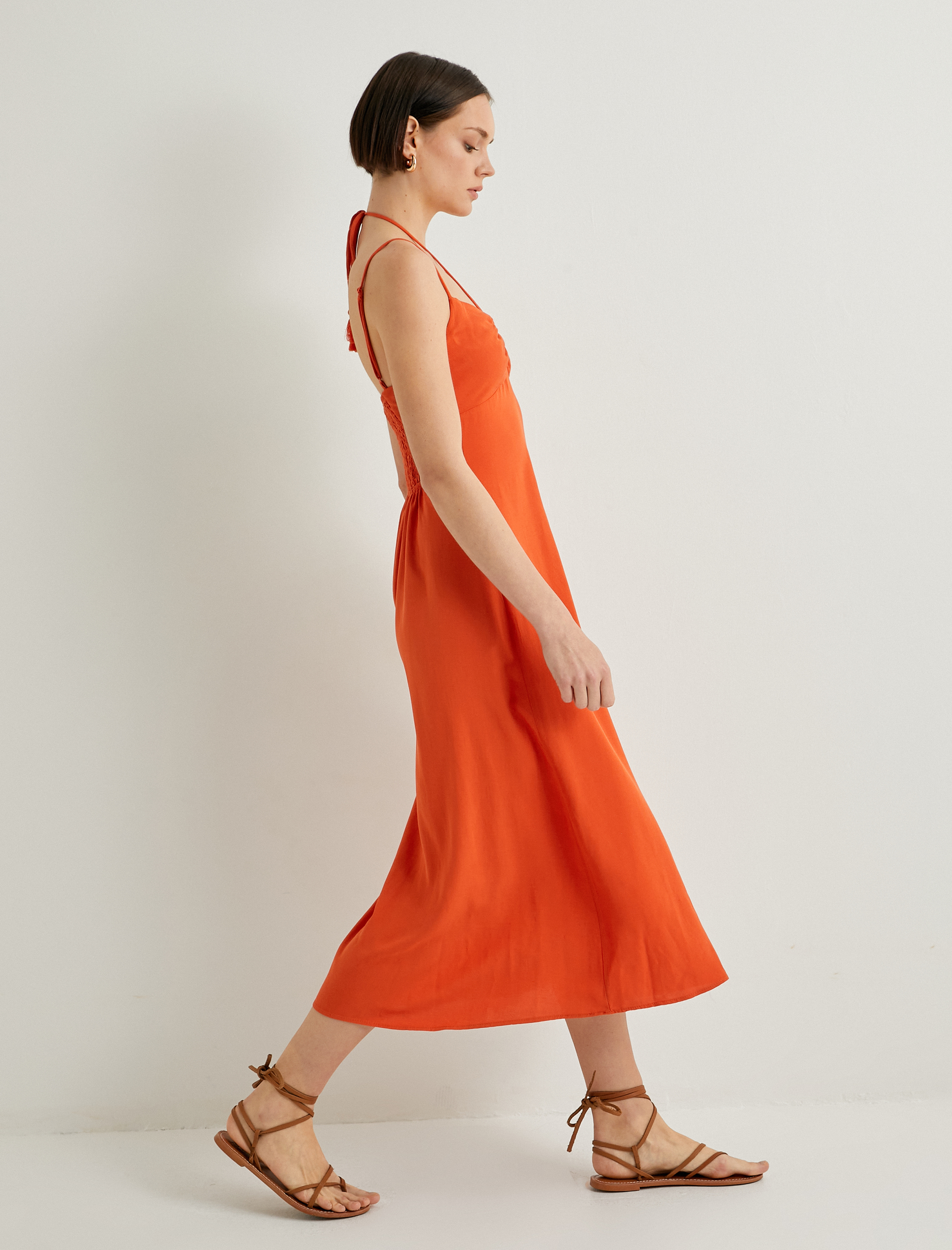   Askılı Midi Boy Viskon Elbise Halter Yaka Drapeli