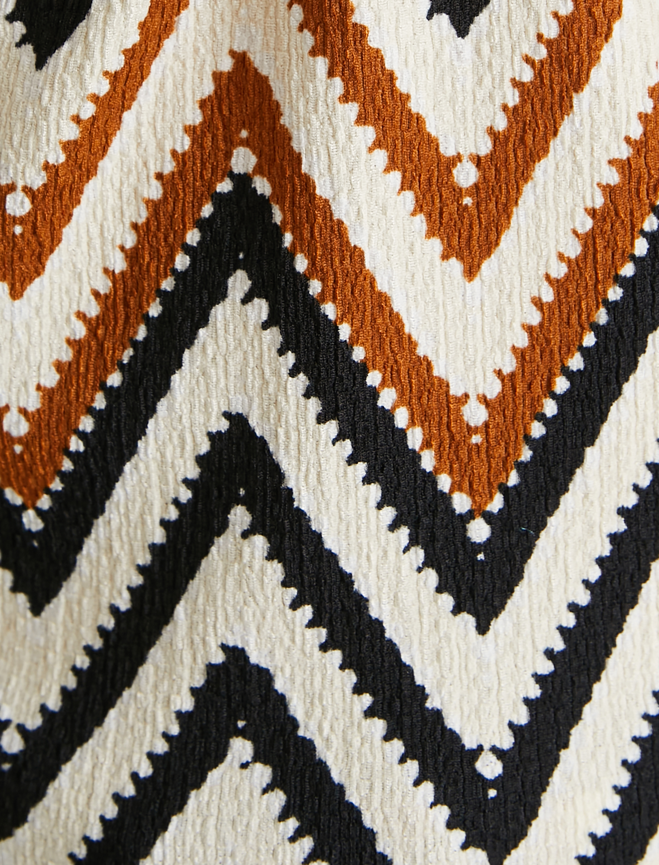   Halter Yaka Üst Pencere Detaylı Geometrik Desenli