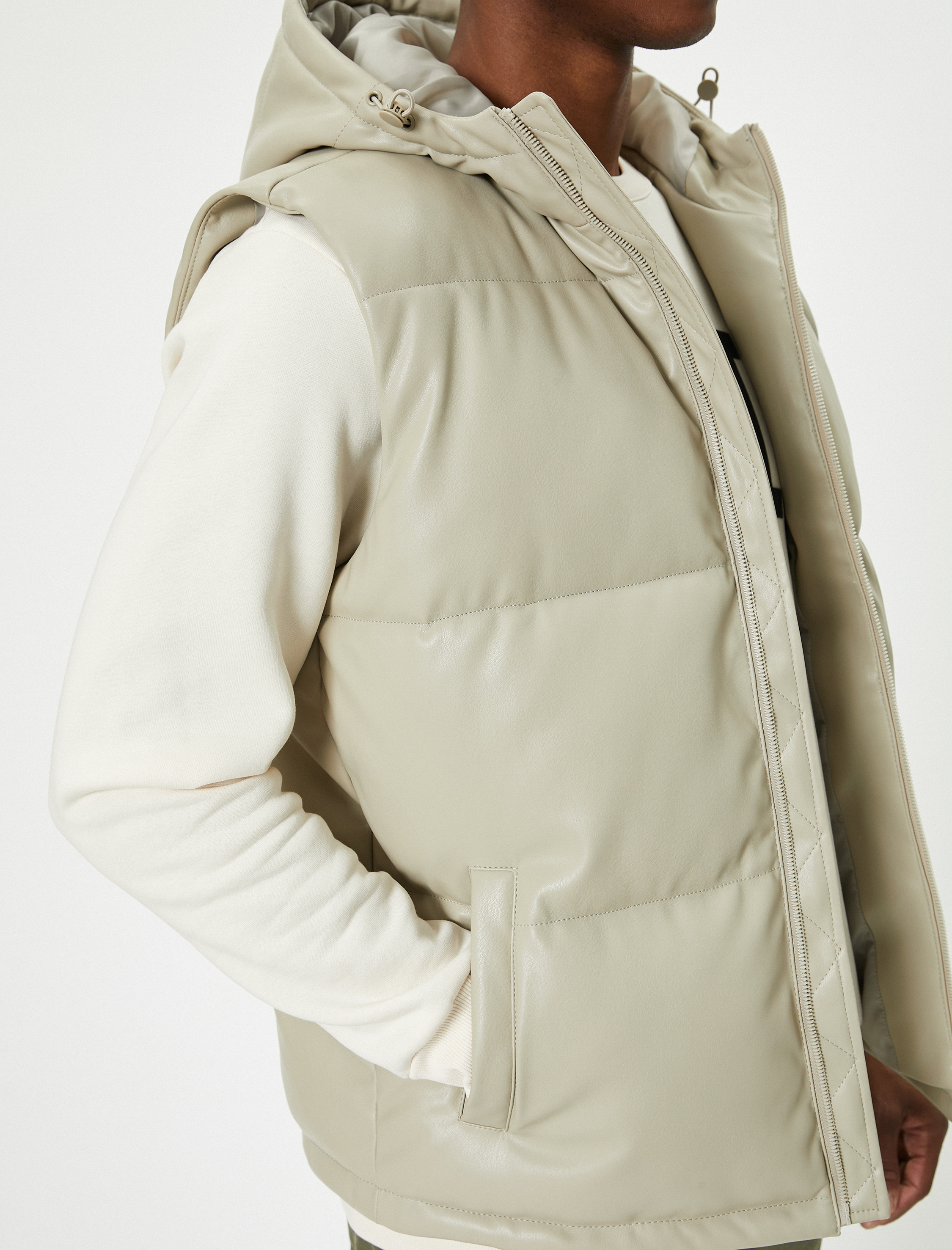   Şişme Yelek Slim Fit Kapşonlu Fermuarlı Cepli