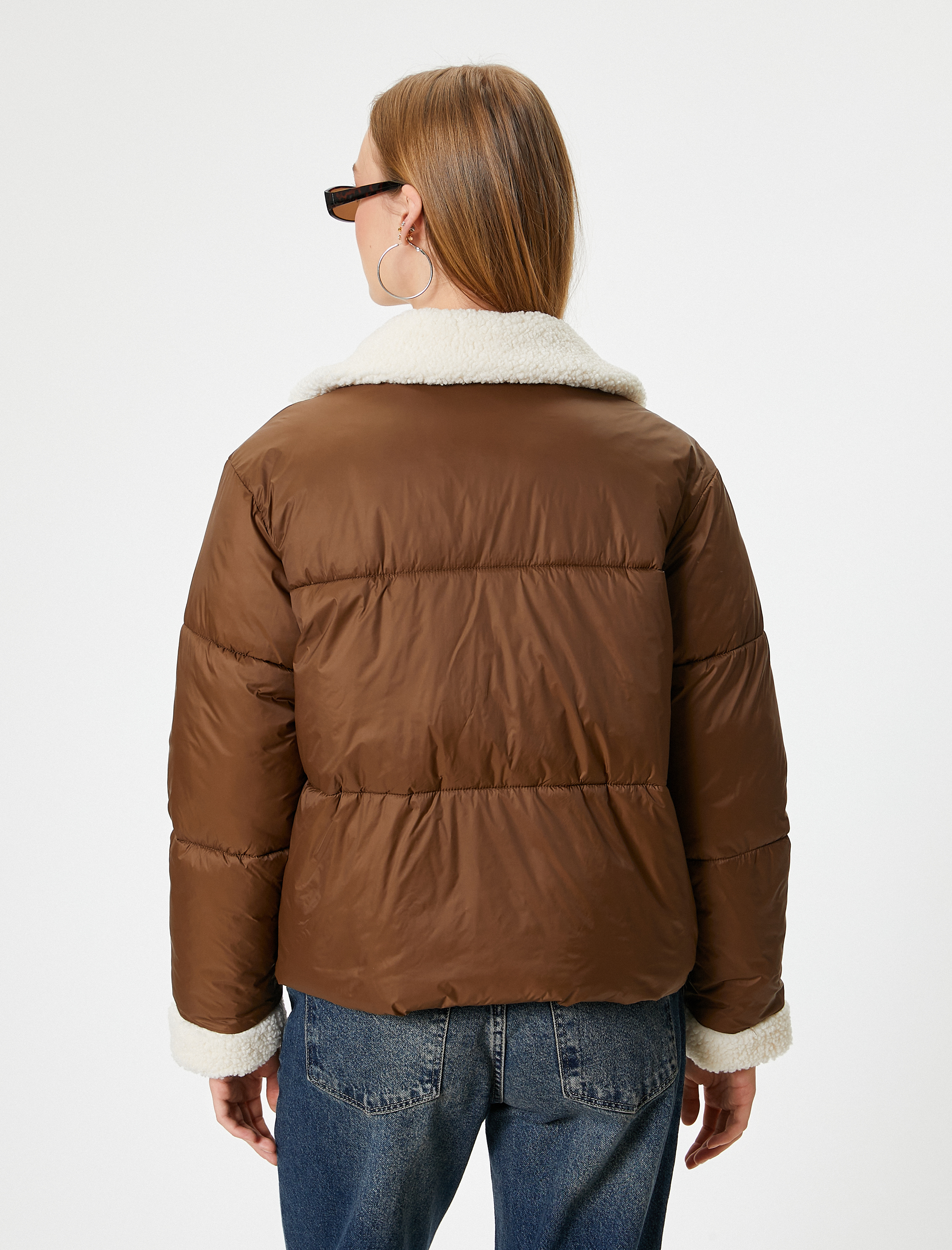 Kısa Şişme Mont Fermuarlı Peluş Detaylı Cepli