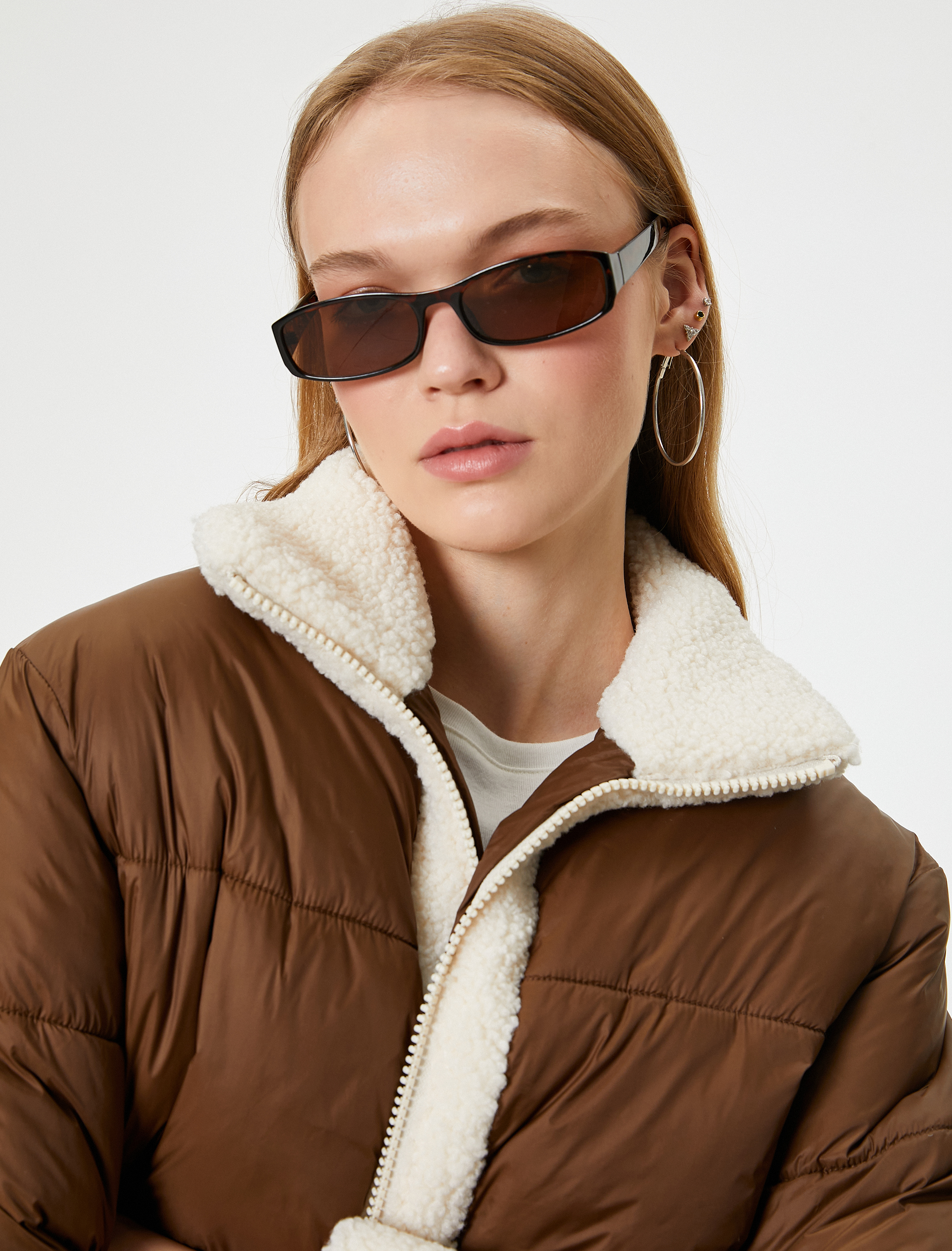 Kısa Şişme Mont Fermuarlı Peluş Detaylı Cepli