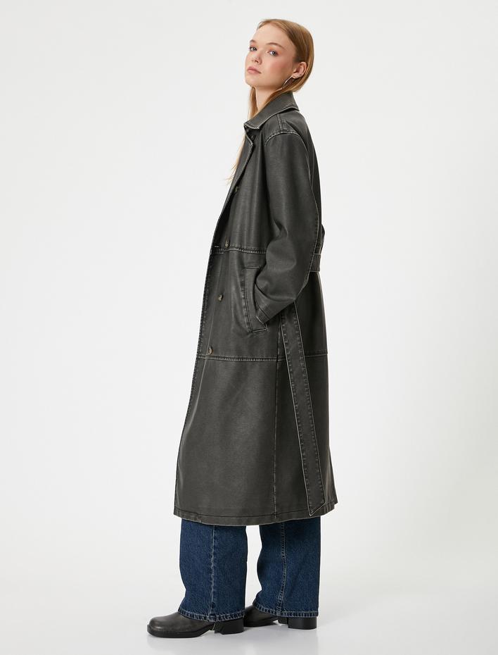  Uzun Trençkot Deri Görünümlü Kemerli Düğme Detaylı Cepli