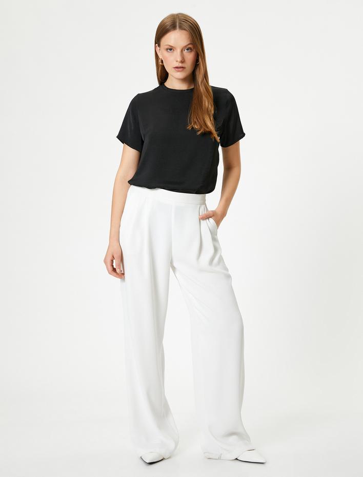  Basic Bluz Aerobin Saten Kumaş Kısa Kollu Bisiklet Yaka Rahat Kalıp