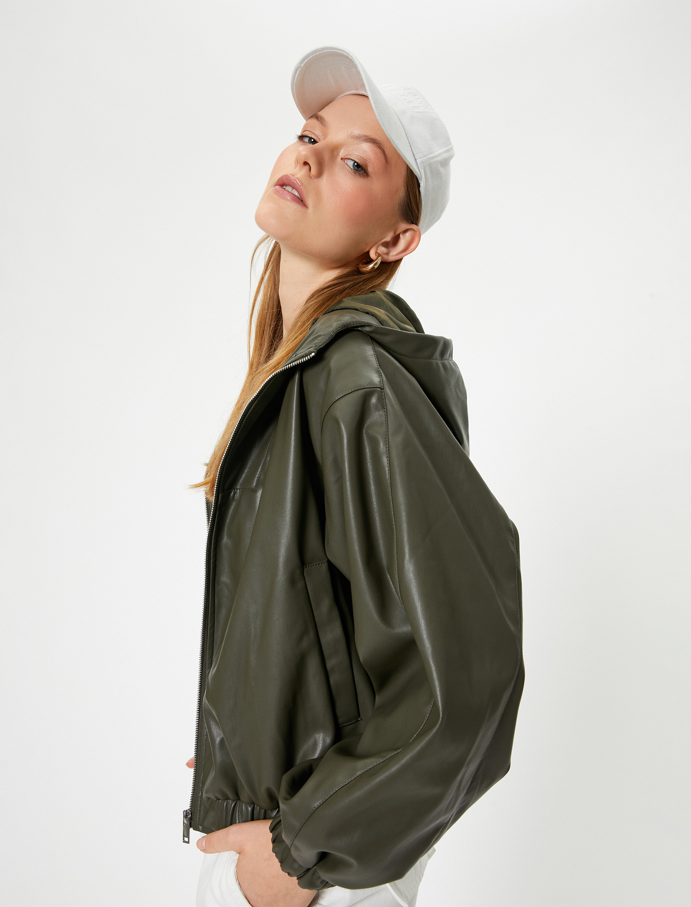   Kapüşonlu Suni Deri Bomber Ceket Fermuarlı İçi Astarlı Cepli Rahat Kalıp