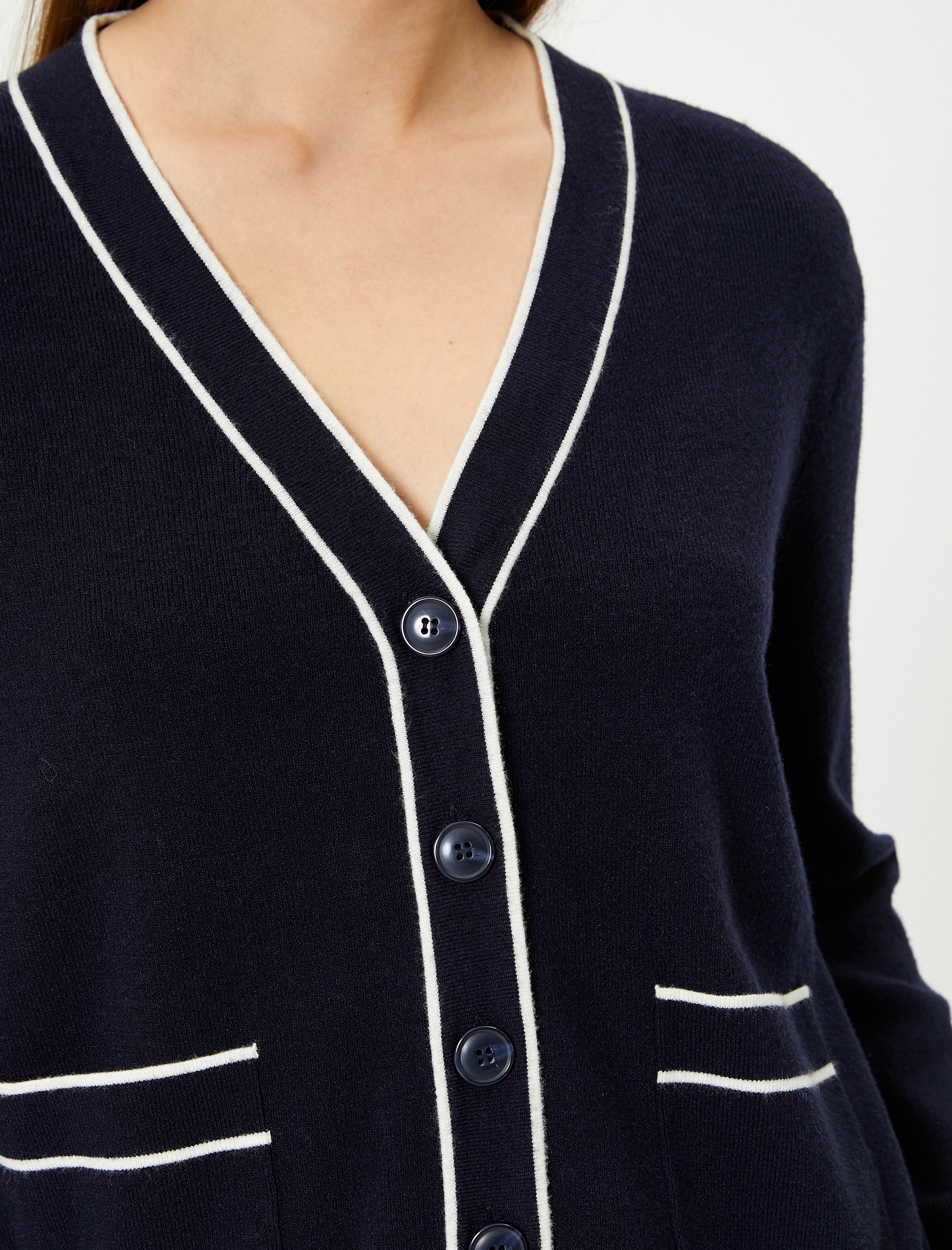 V Yaka Triko Yelek Renk Kontrastlı Uzun Kollu Düğmeli