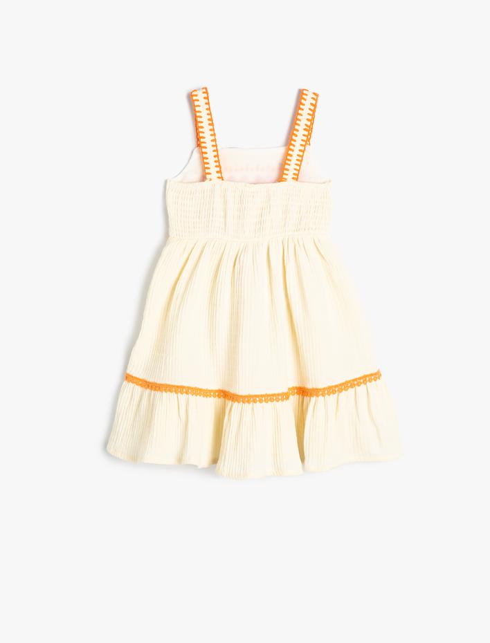 Kız Bebek Askılı Elbise Müslin Kumaş İşleme Detaylı Katlı Pamuklu
