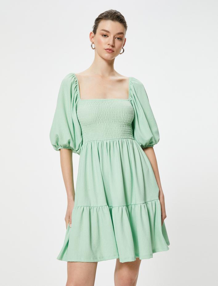  Elbise Gipe Detaylı Kısa Kollu Katlı Kare Yaka