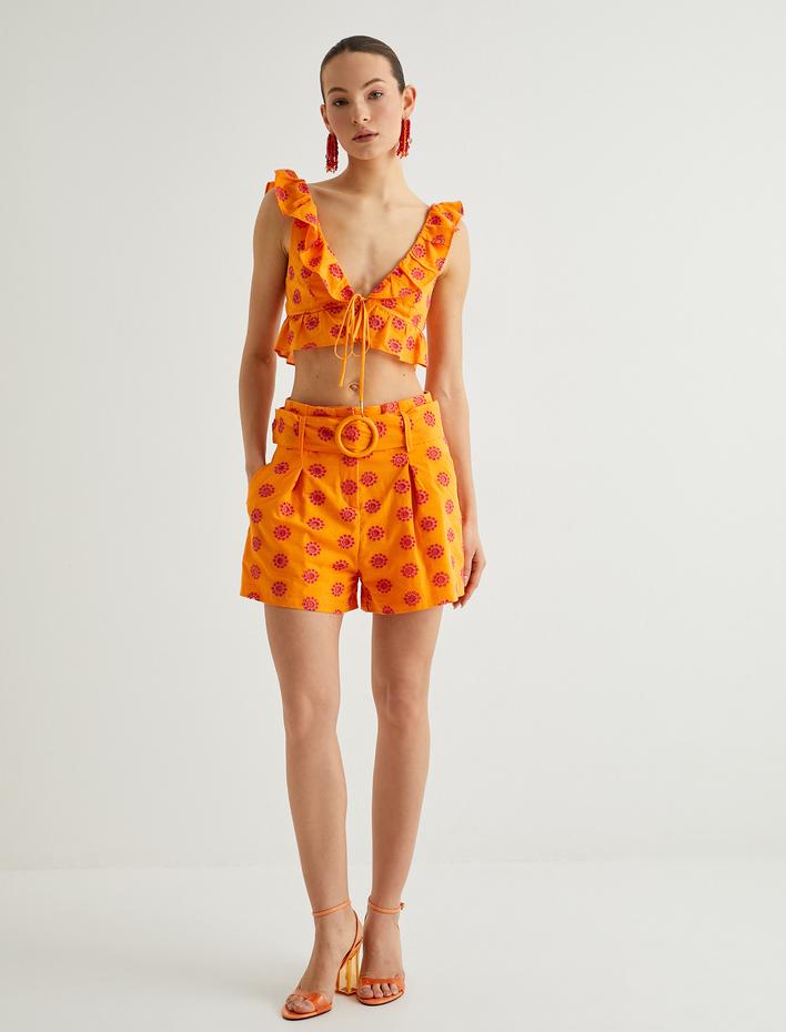  Koton X Sibil Çetinkaya - Kemerli İşlemeli Mini Şort