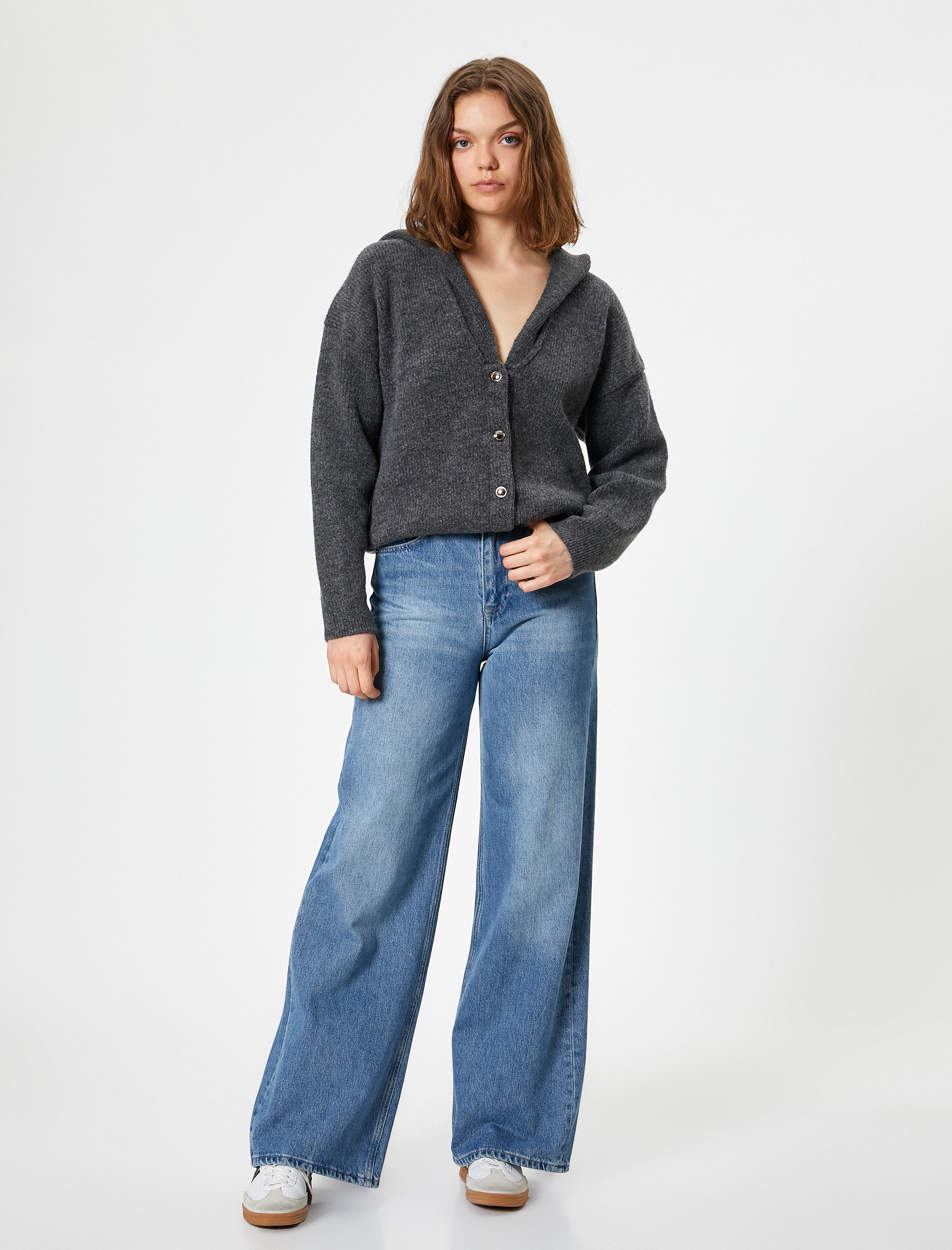   Kapüşonlu V Yaka Düğmeli Uzun Kollu Hırka