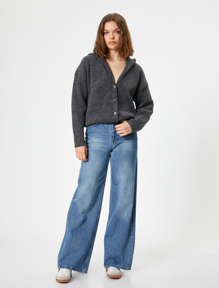  Kapüşonlu V Yaka Düğmeli Uzun Kollu Hırka