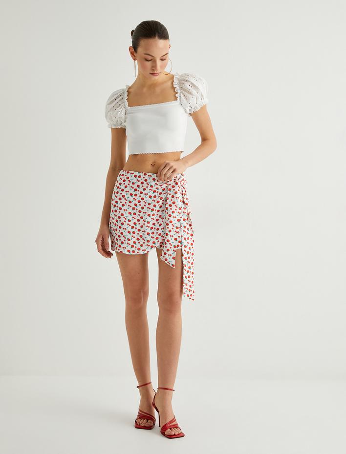  Koton X Sibil Çetinkaya - Meyve Desenli Bağlama Detaylı Mini Şort Etek