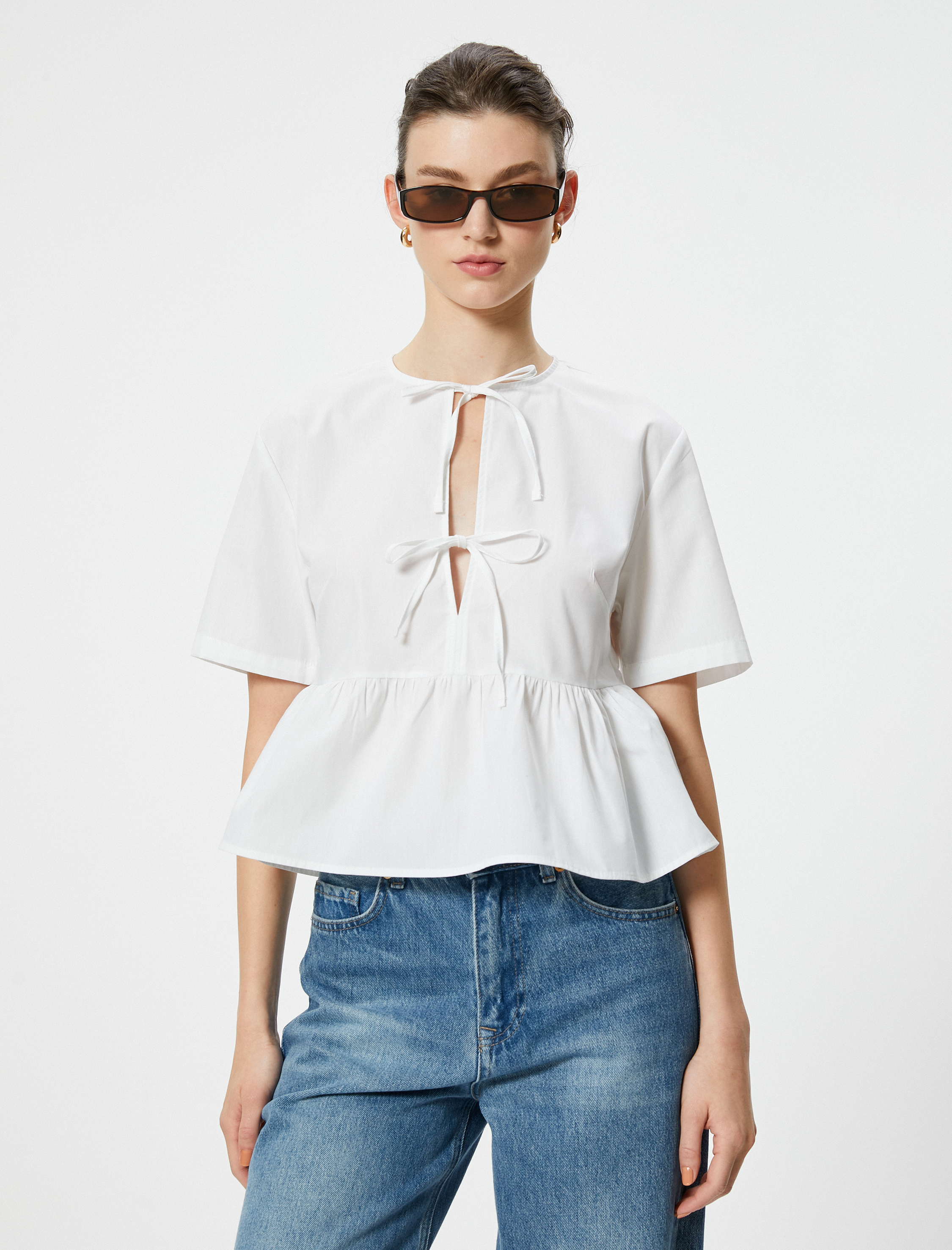   Oversize Bluz Fiyonk Bağlama Detaylı Kısa Kollu Yuvarlak Yaka Pamuklu