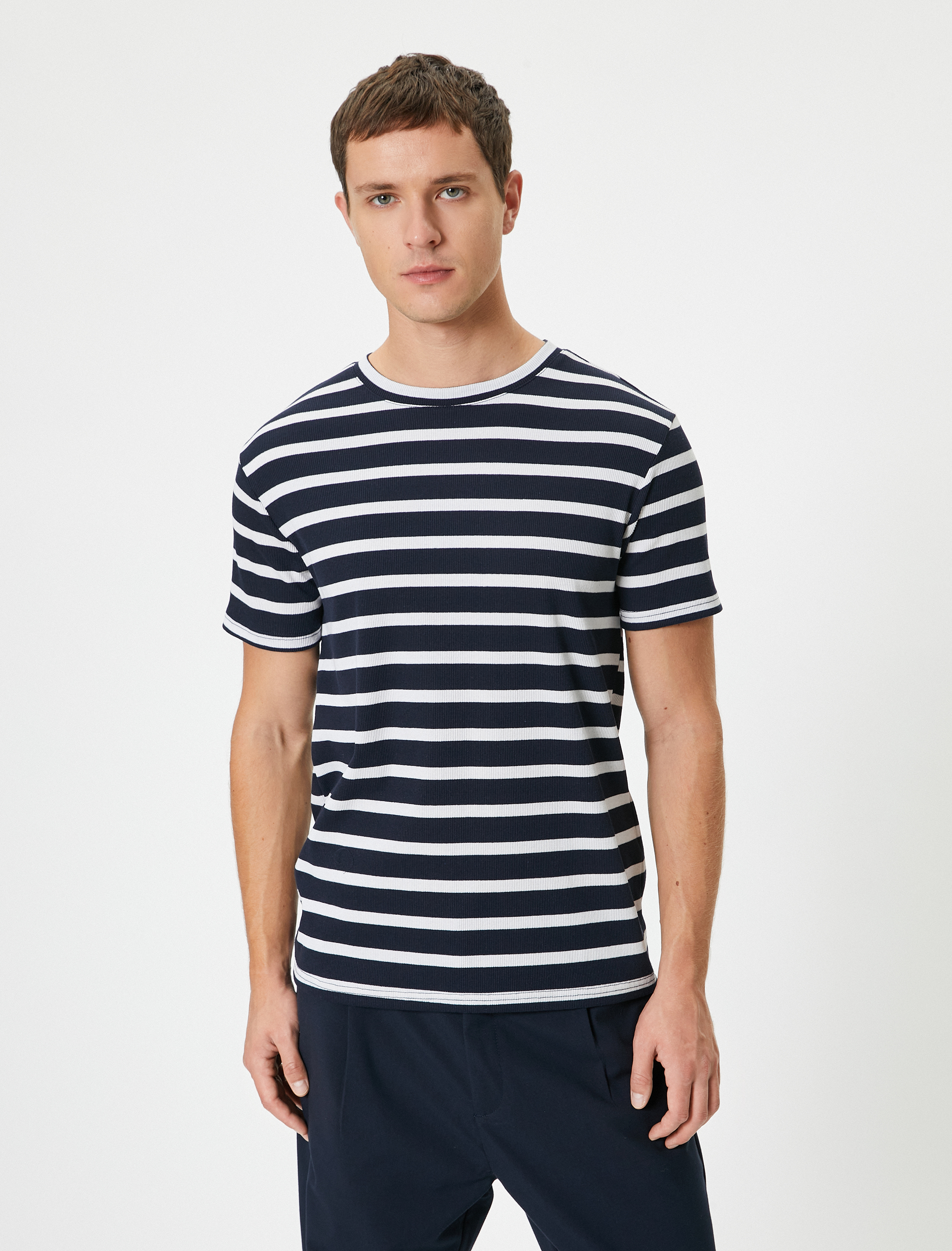   Kısa Kollu Bisiklet Yaka Slim Fit Çizgili Tişört