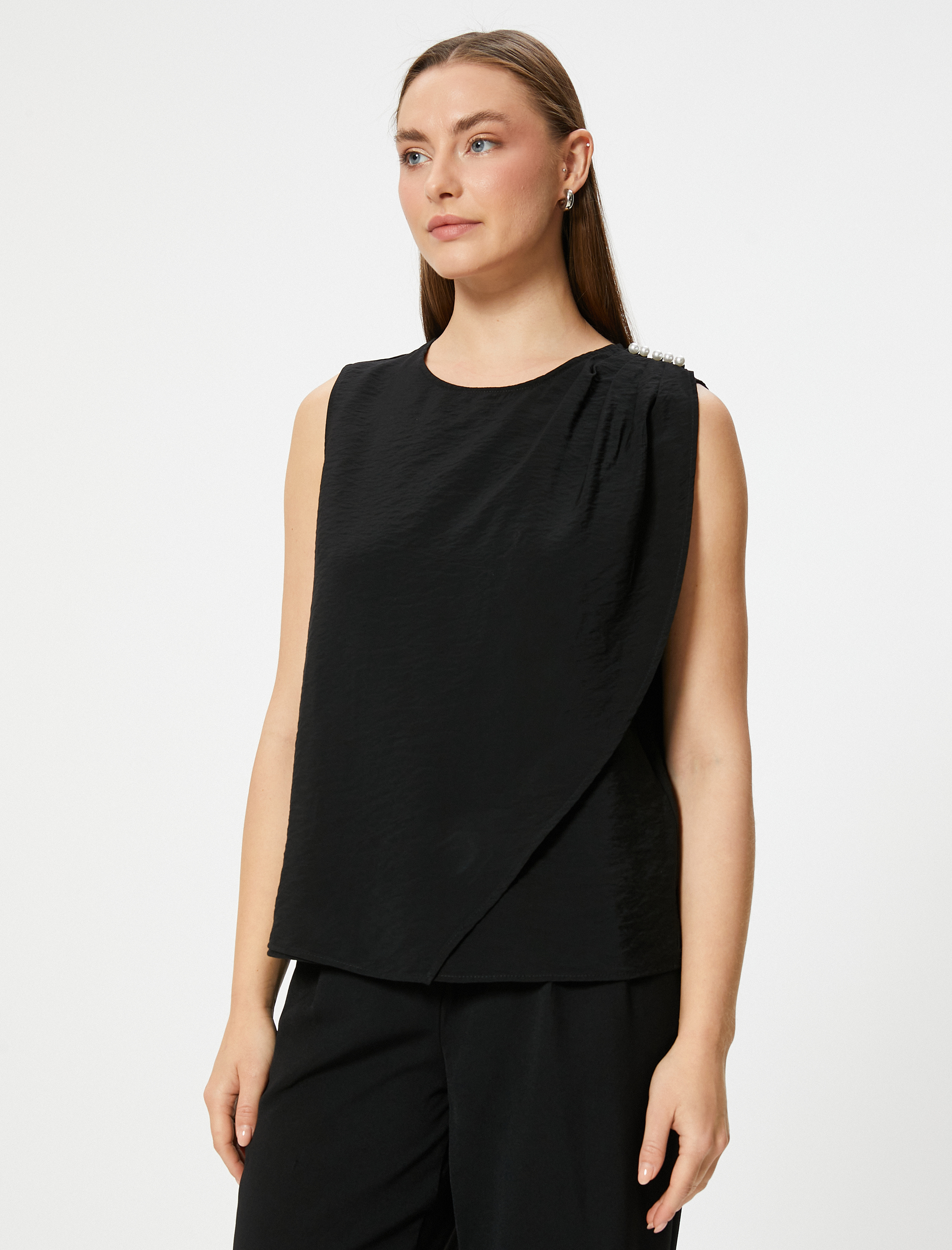   Kolsuz Bluz İnci Detaylı Yuvarlak Yaka Viskon Kumaş