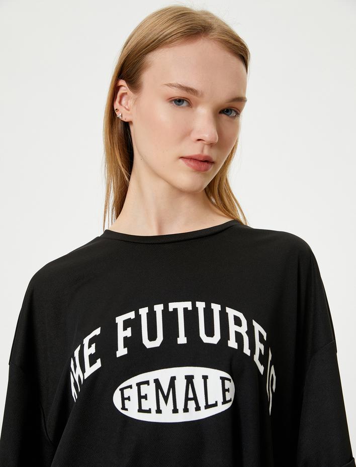  Oversize Tişört Bisiklet Yaka Slogan Baskılı Kısa Kollu