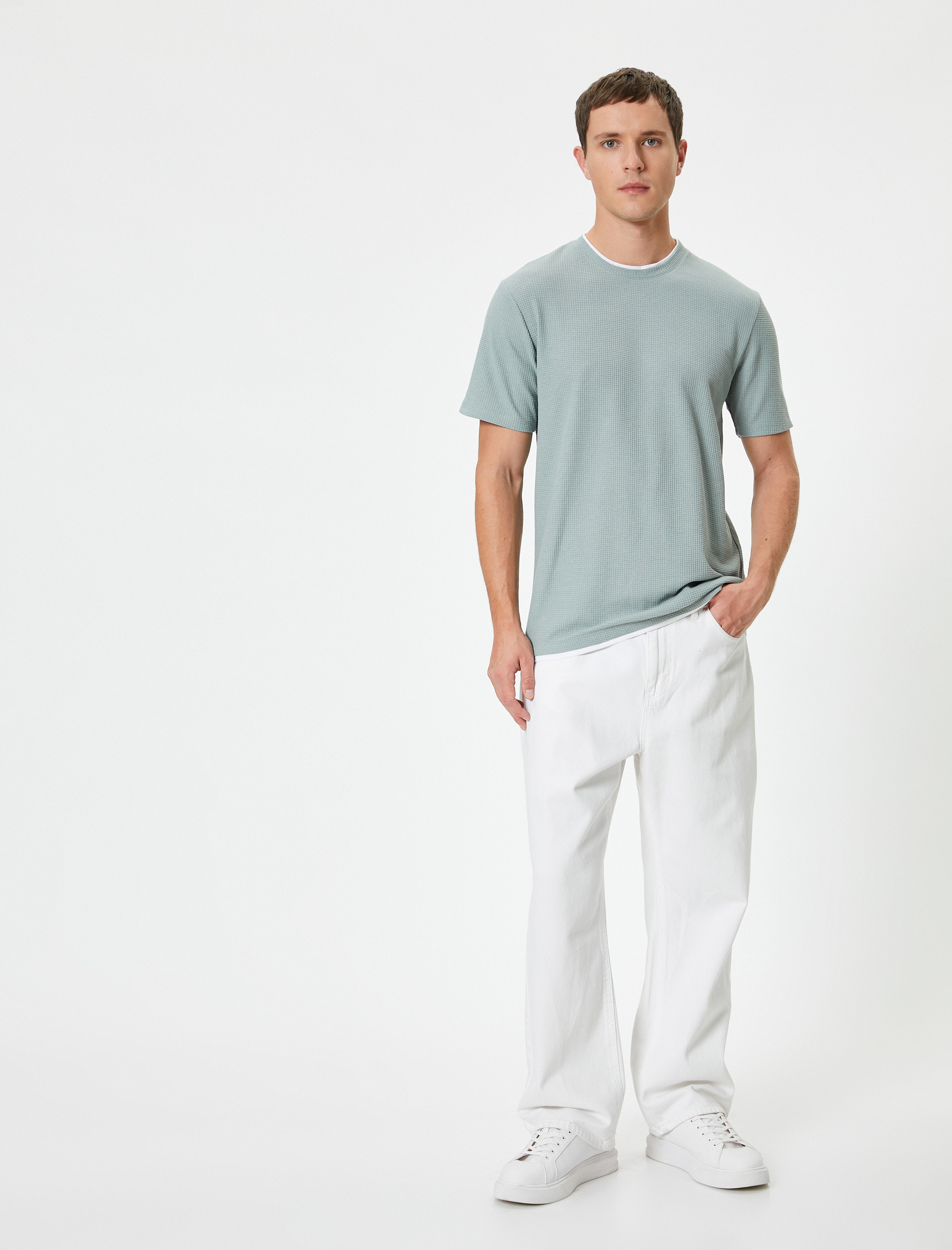 Basic Tişört Kumaş Detaylı Bisiklet Yaka Slim Fit Dokulu