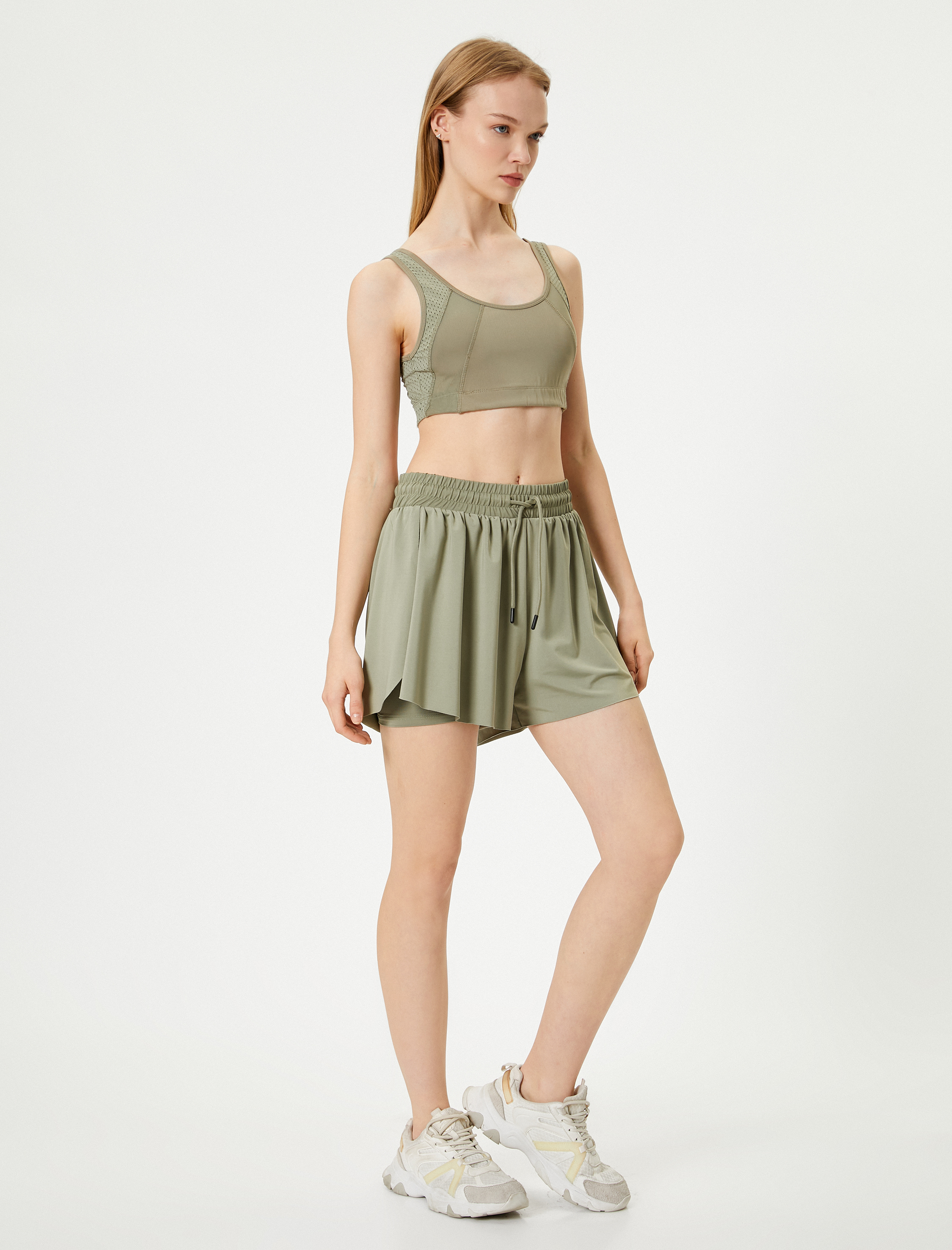   Spor Taytlı Şort Mini Standart Bel Rahat Kalıp Yırtmaç Detaylı