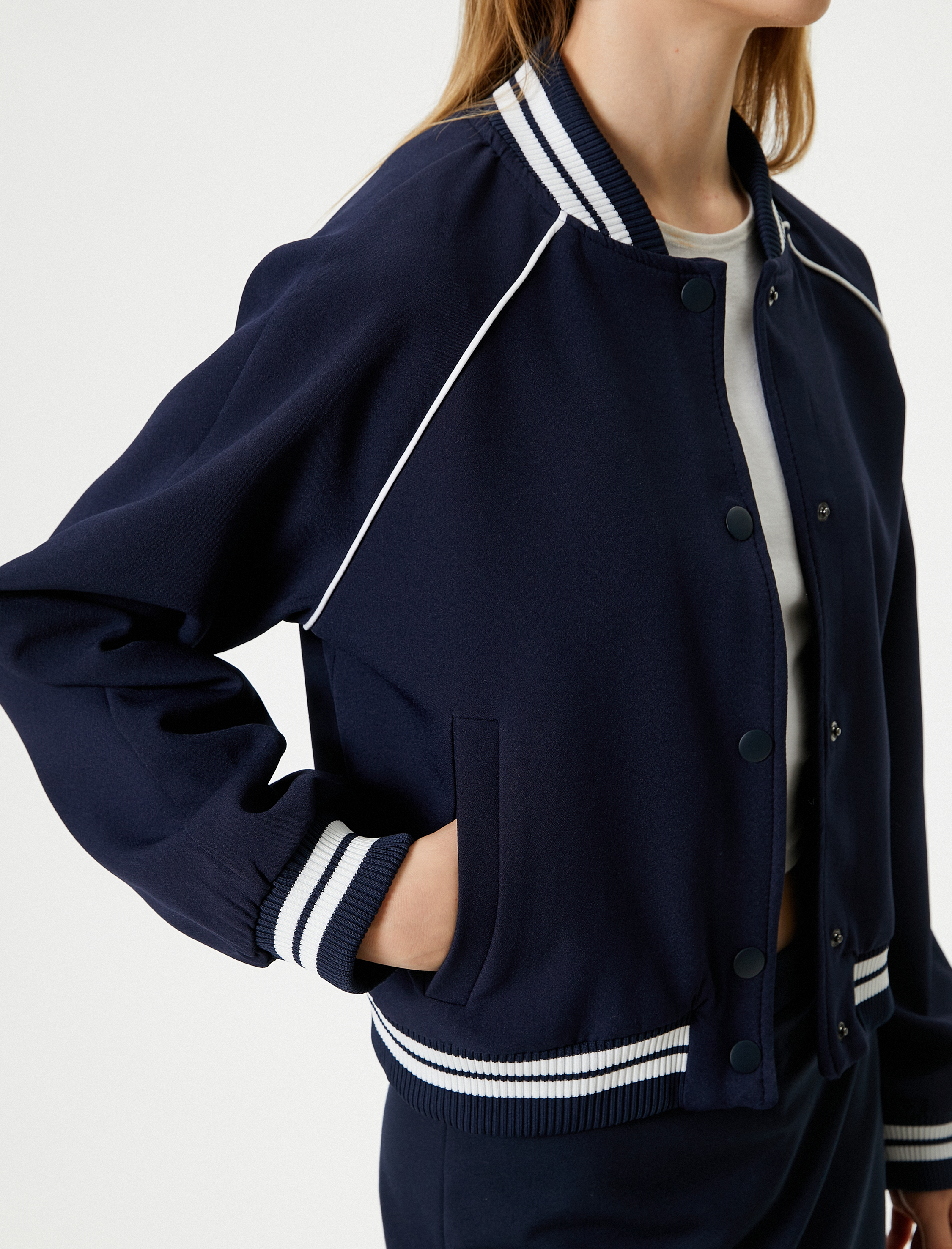   Bomber Ceket Çıtçıt Düğmeli Biyeli Cep Detaylı